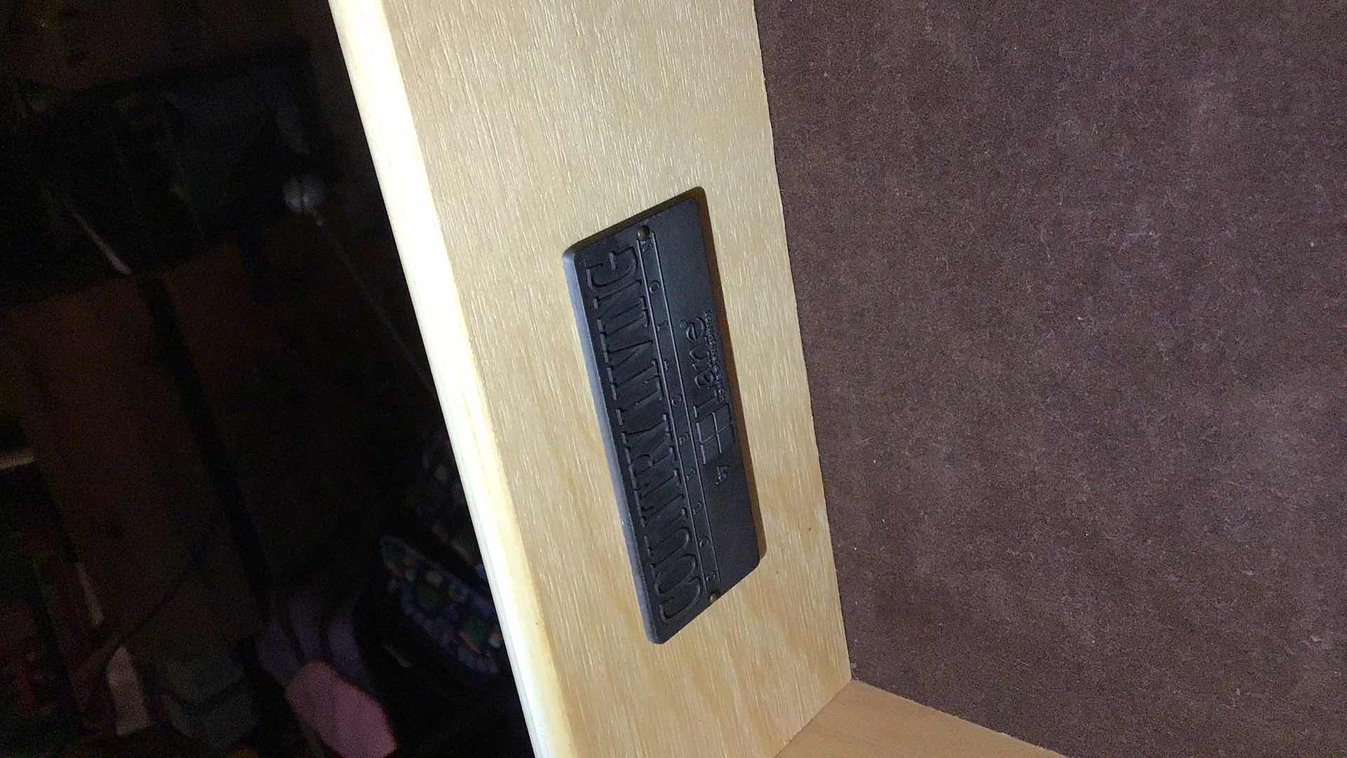 Photo 4 of LANE COUNTRY LIVING COLLECTION LIGHT UP CHINA HUTCH WITH MIRRORS 64” X 20” H89” 708-92