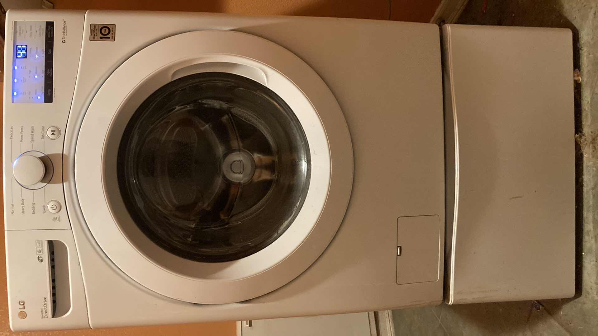 Photo 1 of LG INVERTER DIRECT DRIVE WASHER MODEL WM3400CW
