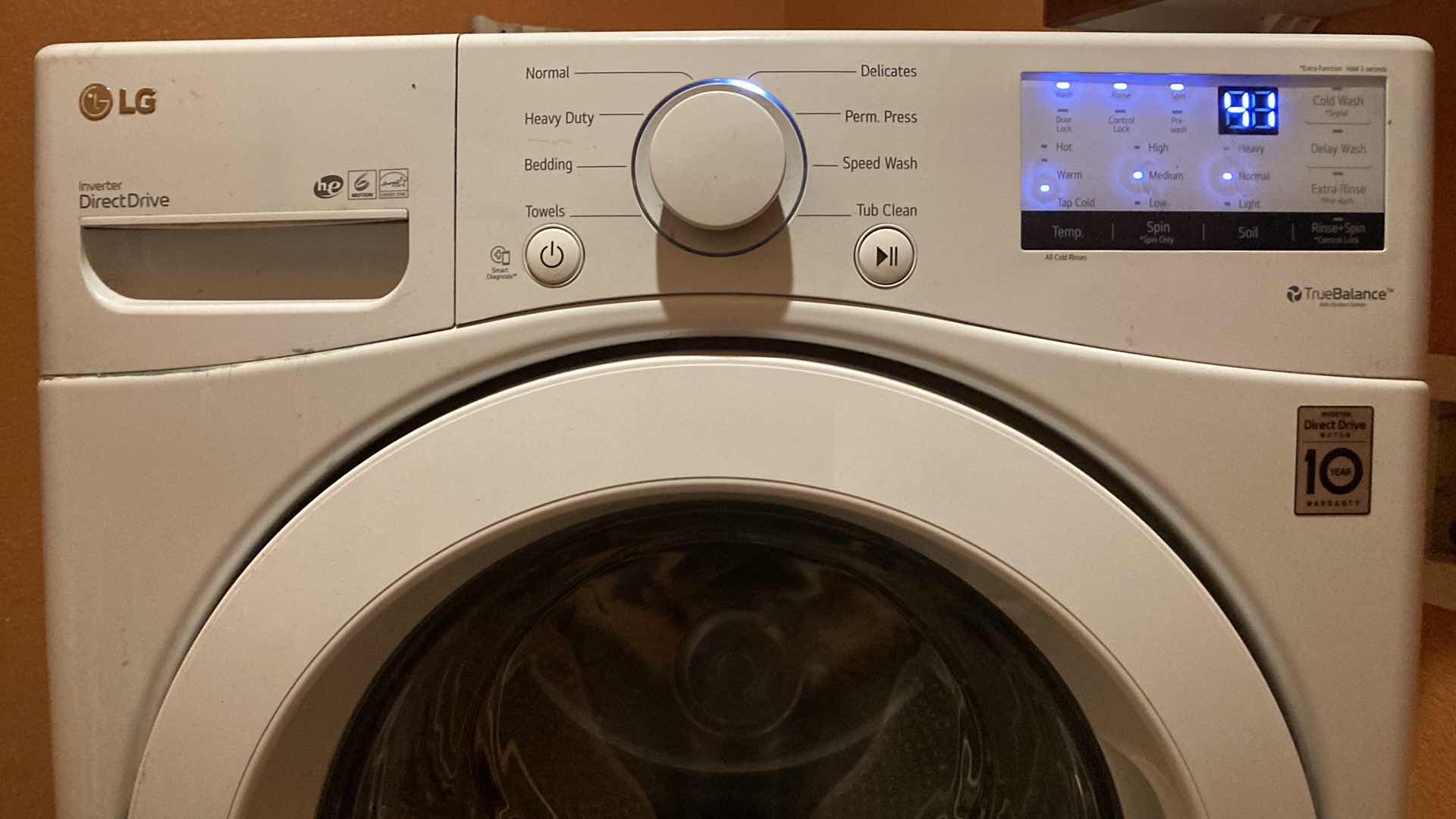 Photo 1 of LG INVERTER DIRECT DRIVE WASHER MODEL WM3400CW