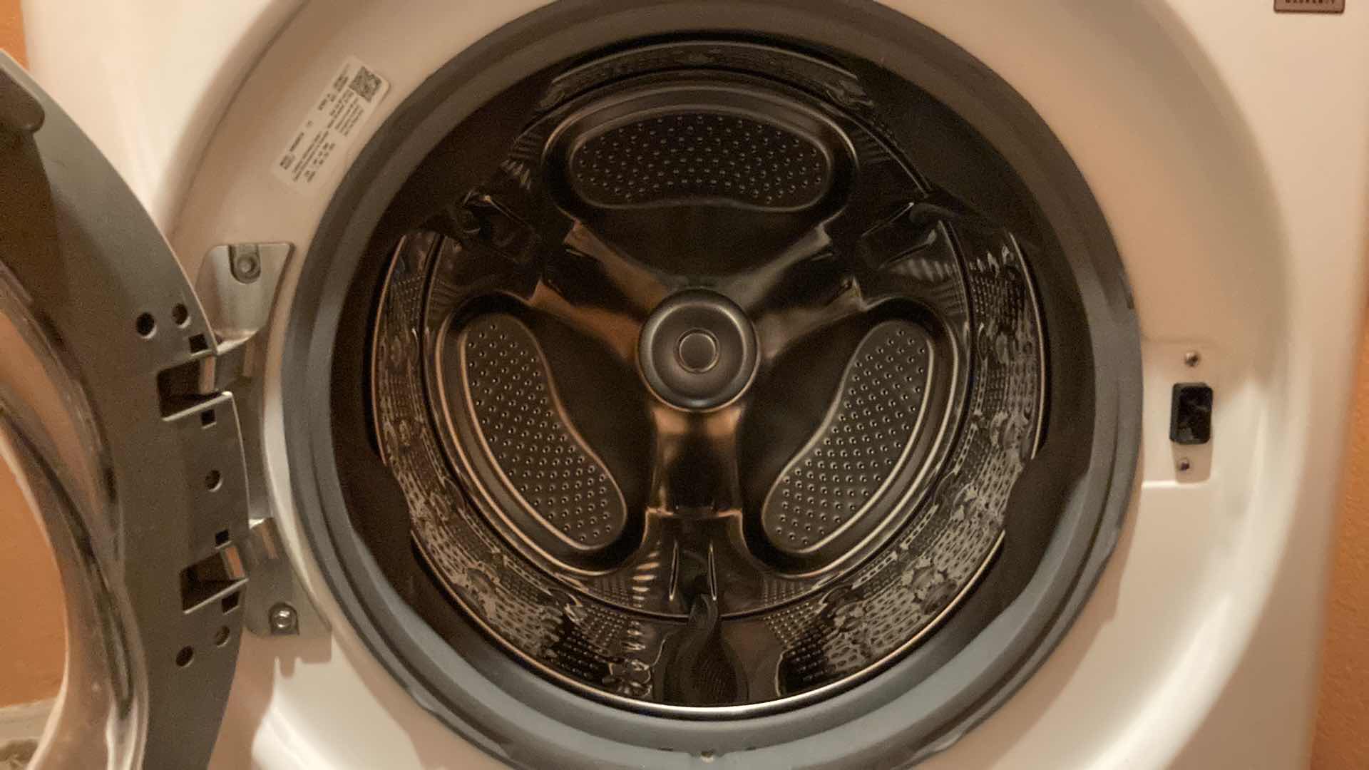 Photo 1 of LG INVERTER DIRECT DRIVE WASHER MODEL WM3400CW