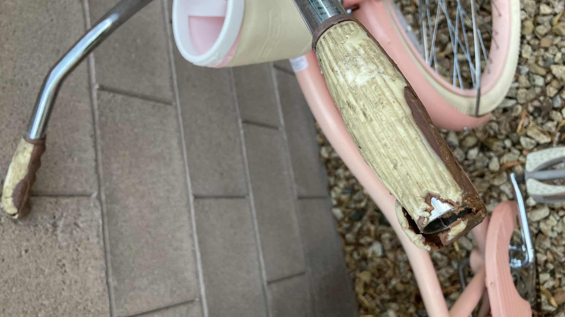 Photo 1 of HUFFY DELUXE 26” BEACH CRUISER