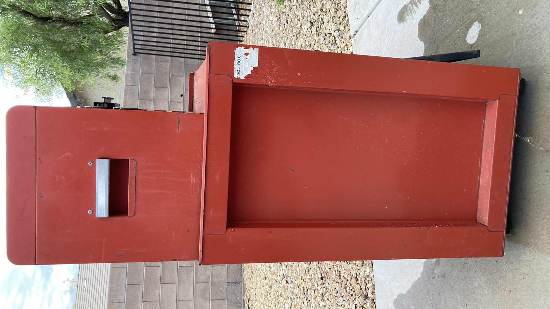 Photo 1 of CRAFTMAN ROLLING TOOL BOX W KEY 27” X 18” H46.5”