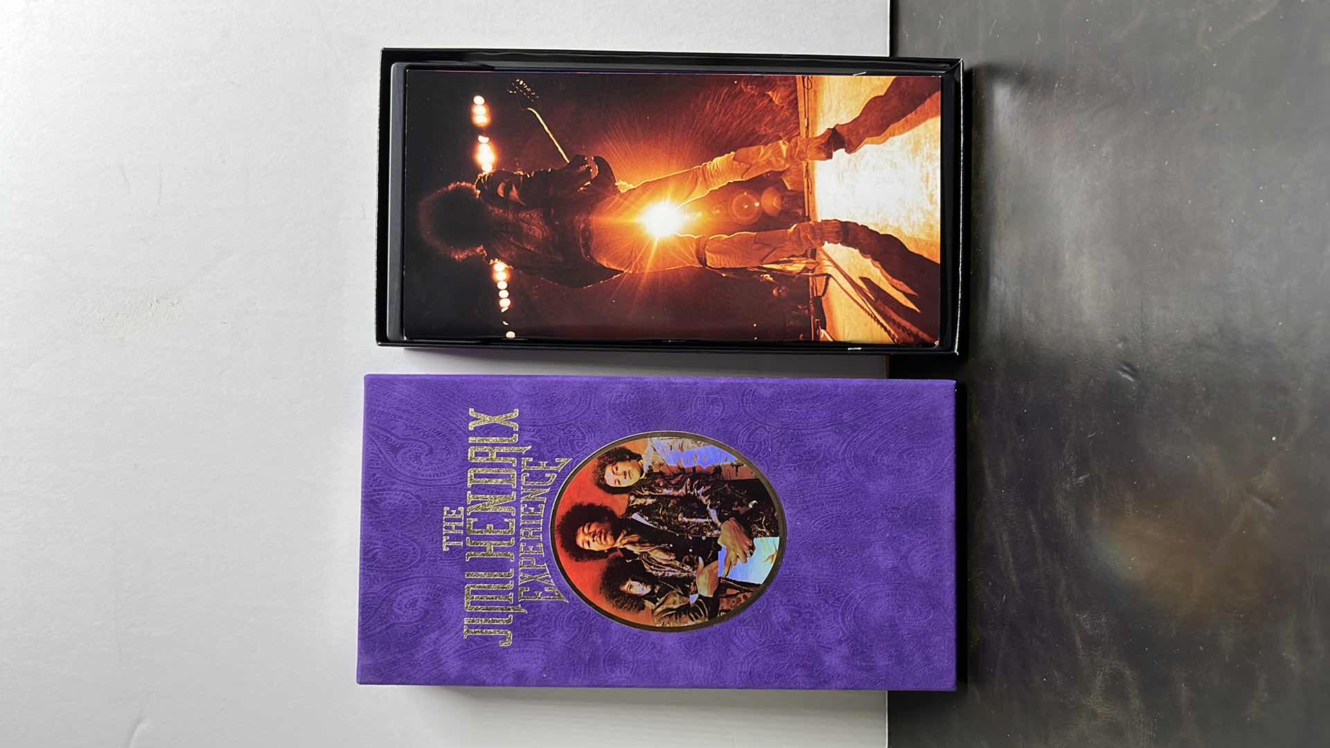 Photo 4 of THE JIMI HENDRIX EXPERIENCE 4 CD BOX SET