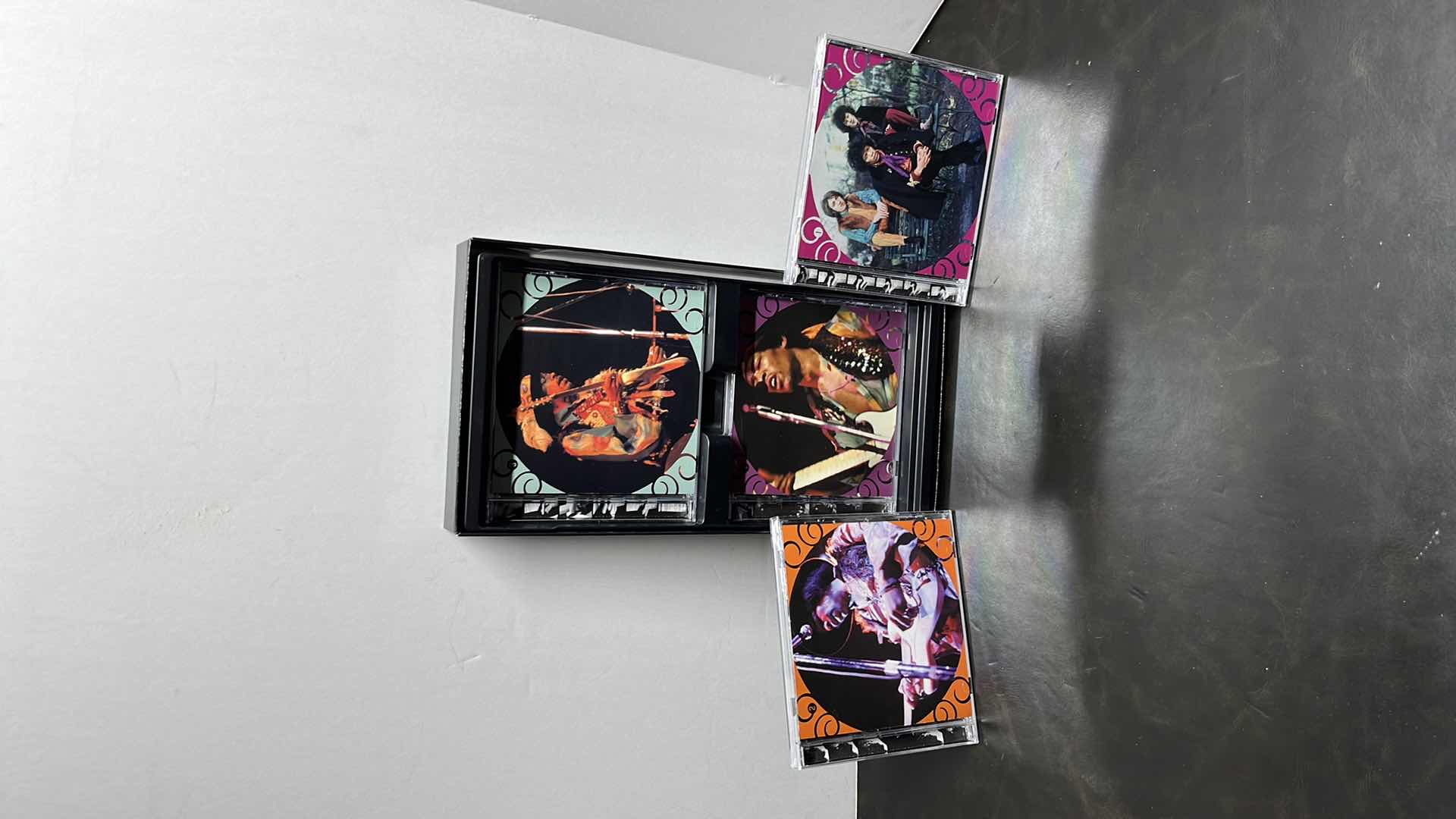 Photo 9 of THE JIMI HENDRIX EXPERIENCE 4 CD BOX SET