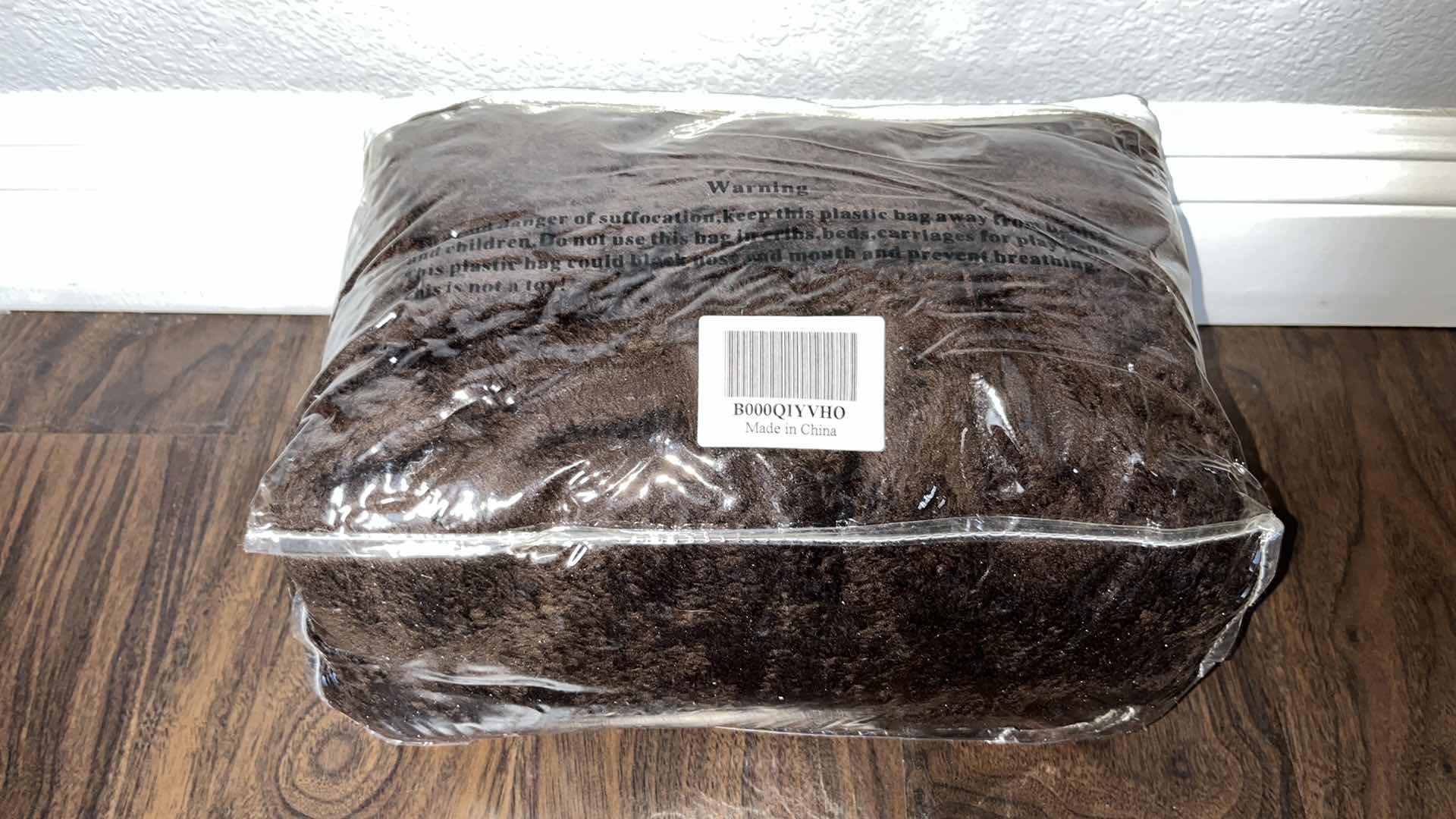 Photo 1 of PINZON MICROTEC THROW BLANKET, ESPRESSO STYLE B000QIYVHO 50" X 60"