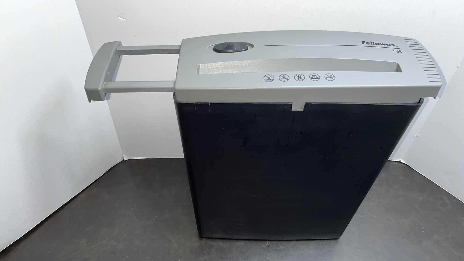 Photo 1 of FELLOWES FS5 PAPER SHREDDER 5.5” X 11” H14.5”
