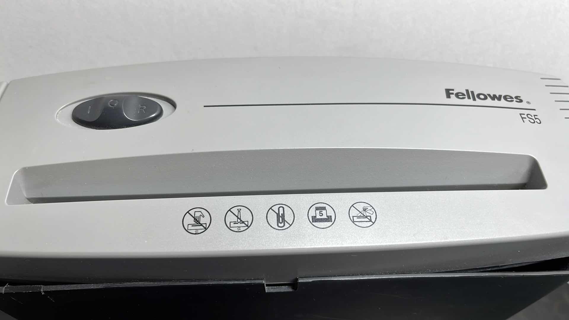 Photo 1 of FELLOWES FS5 PAPER SHREDDER 5.5” X 11” H14.5”