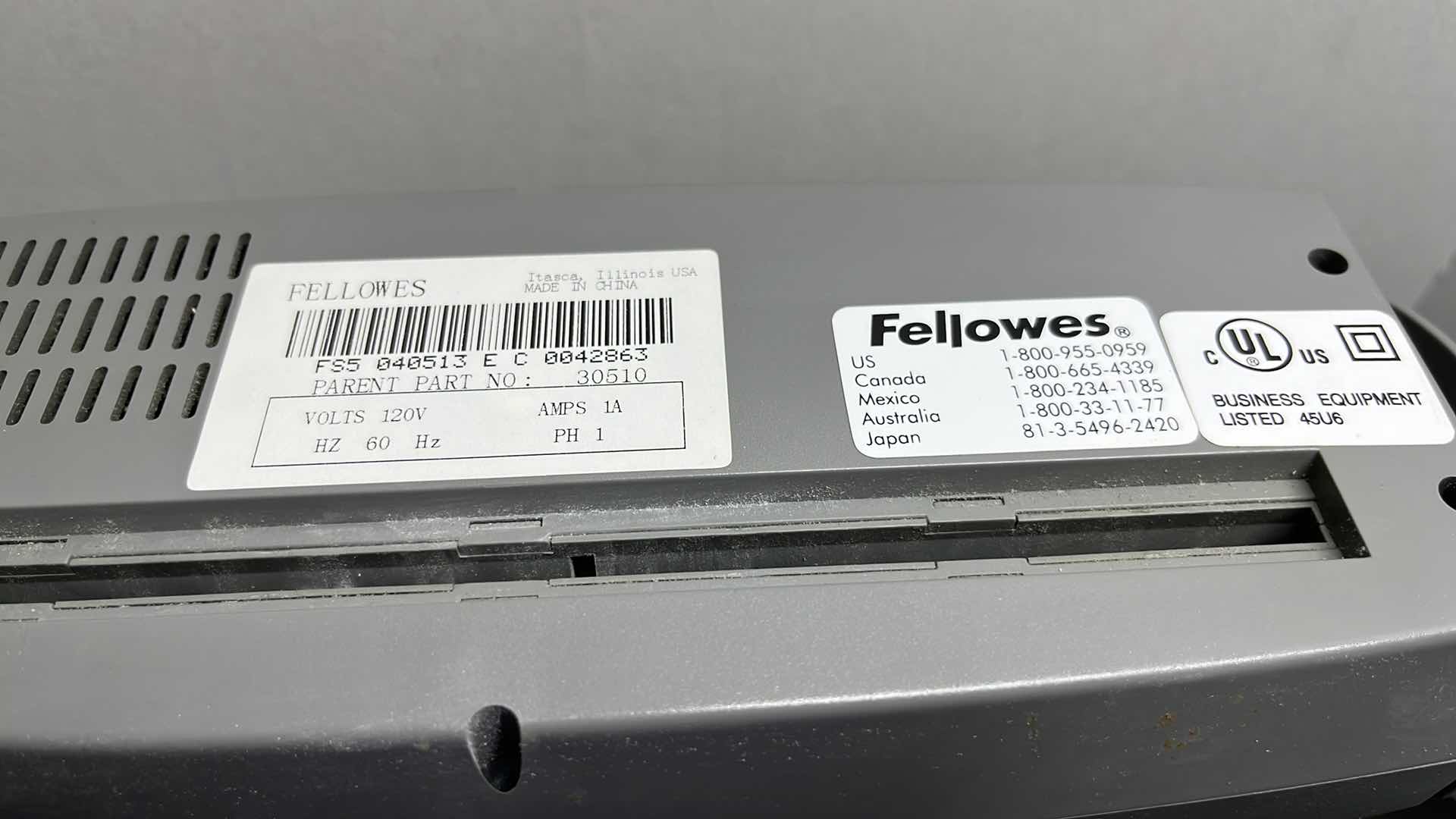 Photo 1 of FELLOWES FS5 PAPER SHREDDER 5.5” X 11” H14.5”