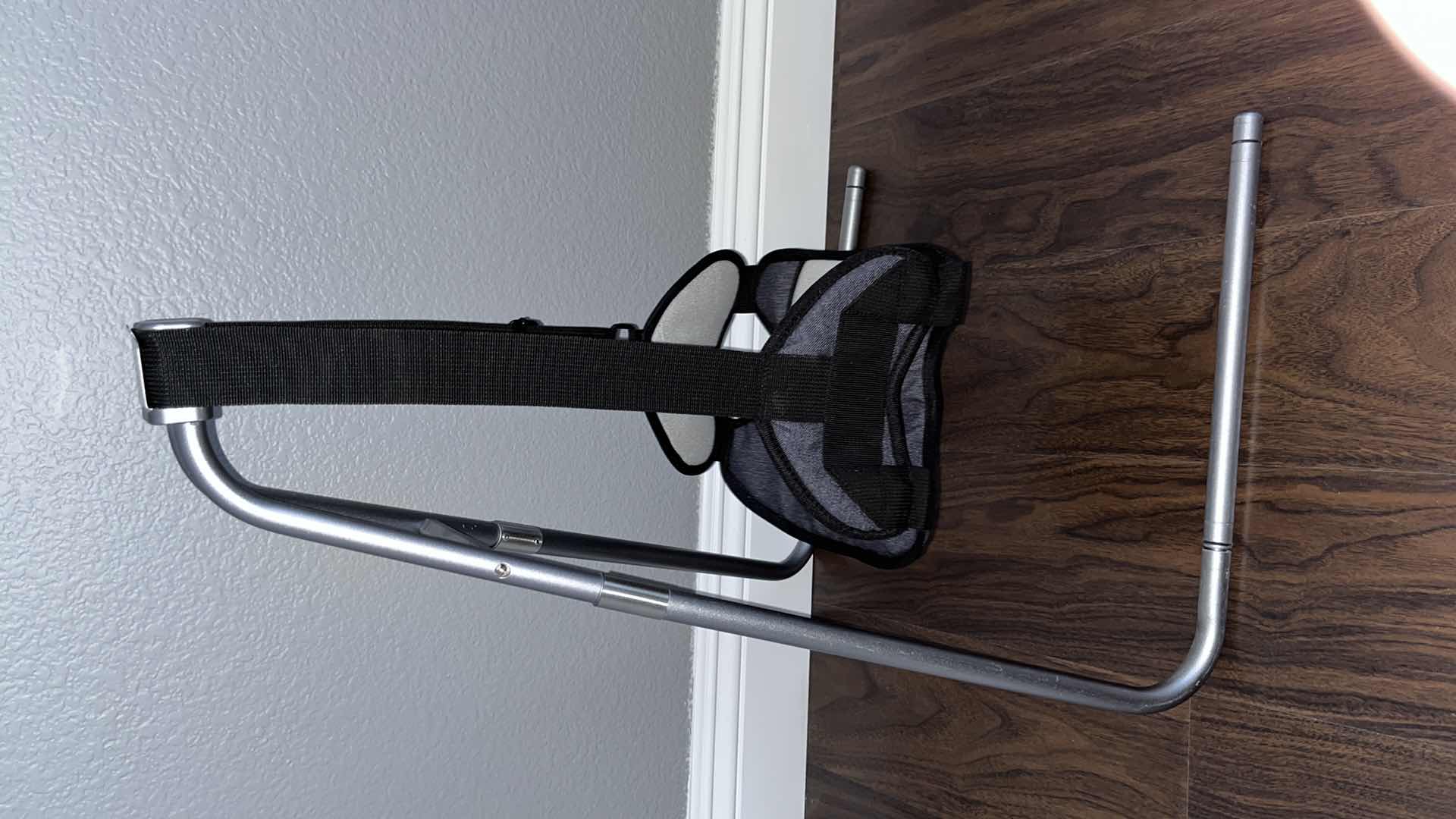 Photo 1 of STAND HAMMOCK FOR NECK 20” X 15.75” H25” MODEL NH905