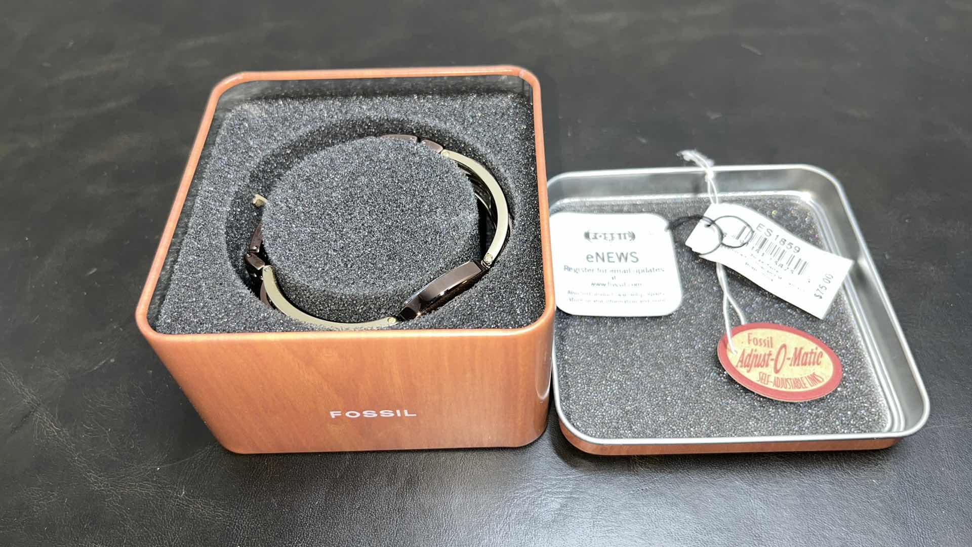 Photo 1 of WOMENS FOSSIL 2-TONE ALL STAINLESS STEEL WATCH, 50m 165FT ES-1859