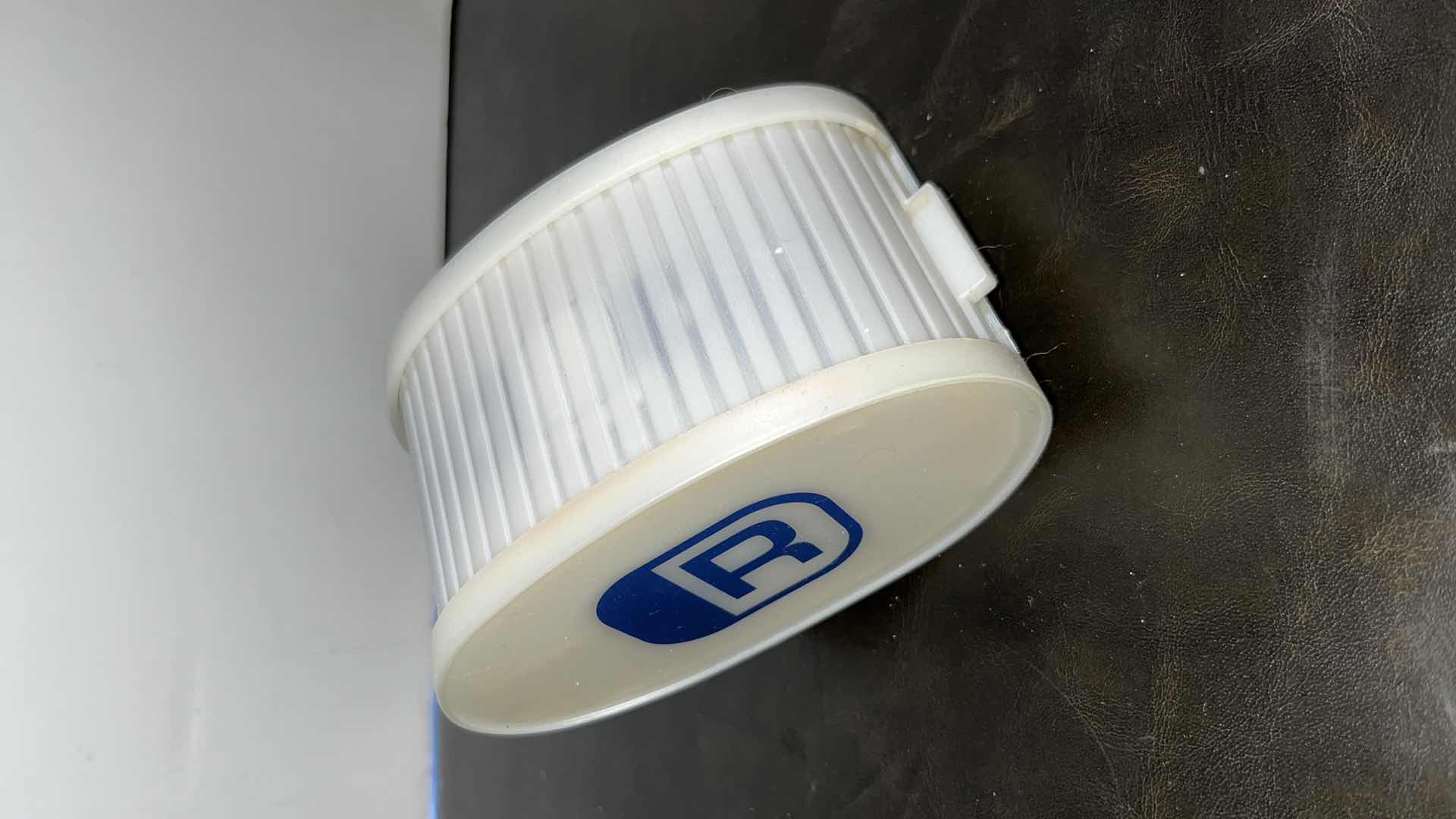 Photo 1 of WOMENS KENNETH COLE REACTION WATER RESISTANT ANALOG WATCH W GENUINE LEATHER STRAP IN CASE, MODEL F98-03-RK2078