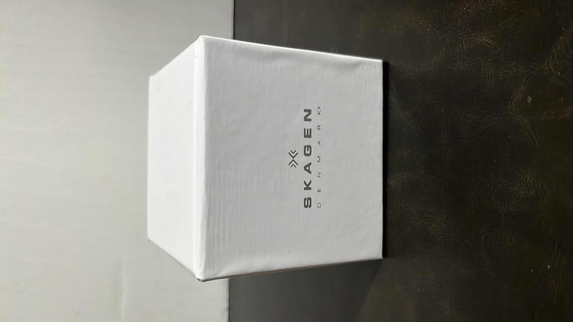 Photo 1 of NEW WOMENS SKAGEN STEEL WATCH W STAINLESS STEEL CASE & GENUINE LEATHER STRAP, PURPLE MOTHER OF PEARL INLAY W SWAROVSKI CRYSTALS, INCLUDES ORIGINAL BOX MODEL 574SDLD8A