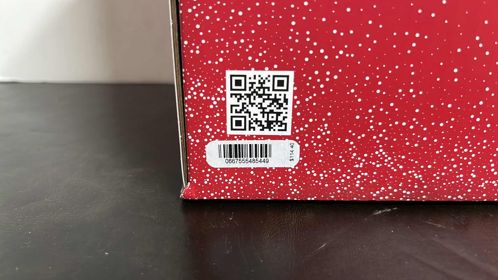 Photo 1 of NEW BATH & BODY WORKS GIVE LOVE THIS CHRISTMAS GIFT BOX