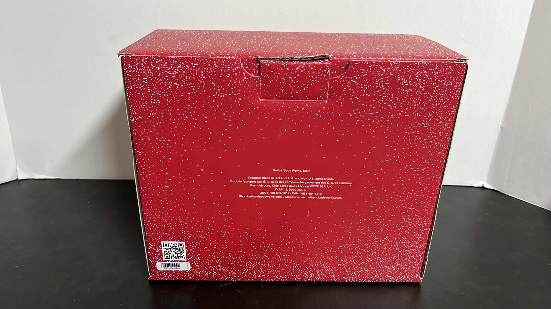 Photo 1 of NEW BATH & BODY WORKS GIVE LOVE THIS CHRISTMAS GIFT BOX