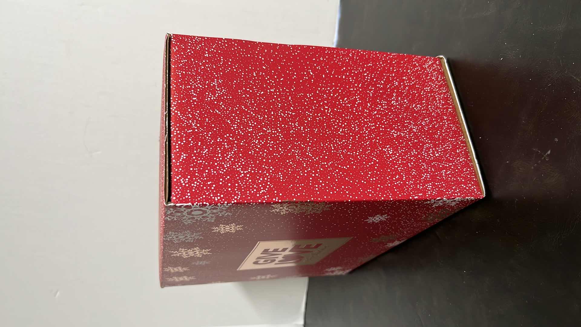 Photo 1 of NEW BATH & BODY WORKS GIVE LOVE THIS CHRISTMAS GIFT BOX