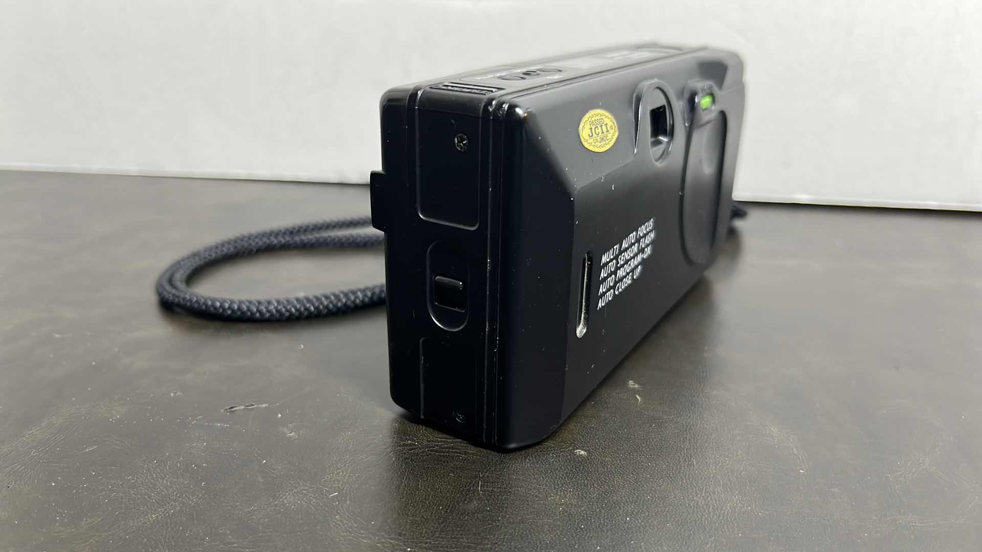 Photo 1 of VINTAGE CHINON 35M AF MULTI AUTO FOCUS SYSTEM, 35MM FILM POINT & SHOOT CAMERA W CASE