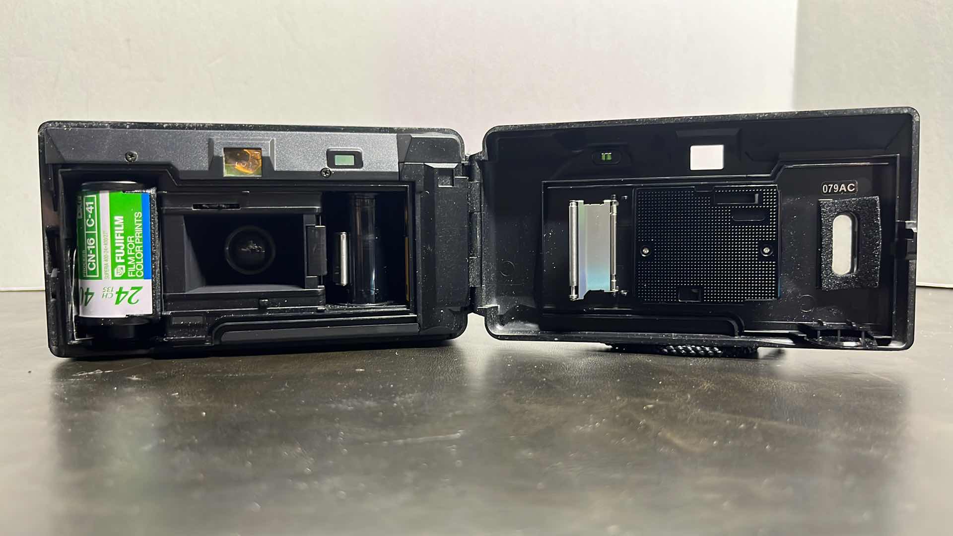 Photo 1 of VINTAGE CHINON 35M AF MULTI AUTO FOCUS SYSTEM, 35MM FILM POINT & SHOOT CAMERA W CASE