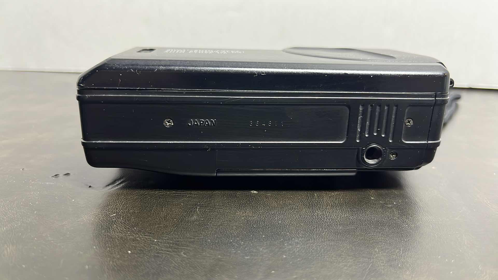 Photo 1 of VINTAGE CHINON 35M AF MULTI AUTO FOCUS SYSTEM, 35MM FILM POINT & SHOOT CAMERA W CASE