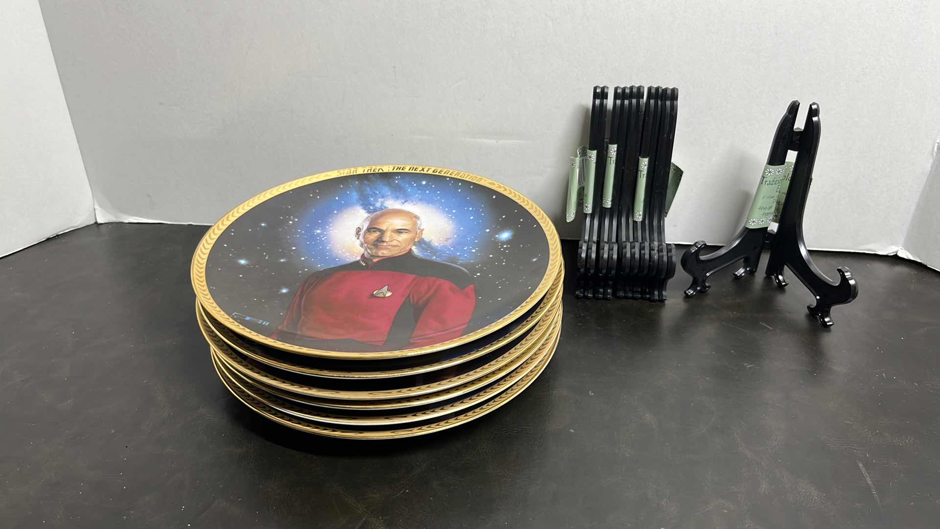 Photo 1 of STAR TREK NEXT GENERATION 5TH ANNIVERSARY HAMILTON 8.25” PLATE COLLECTION W GOLDING DISPLAY EASELS (6)