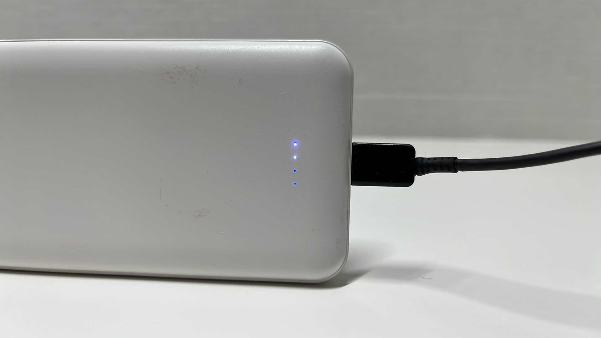 Photo 1 of MIADY 10000mAh DUAL USB PORTABLE CHARGER FAST CHARGING POWER BANK W USB TYPE C CORD, MODEL AS-TPB21