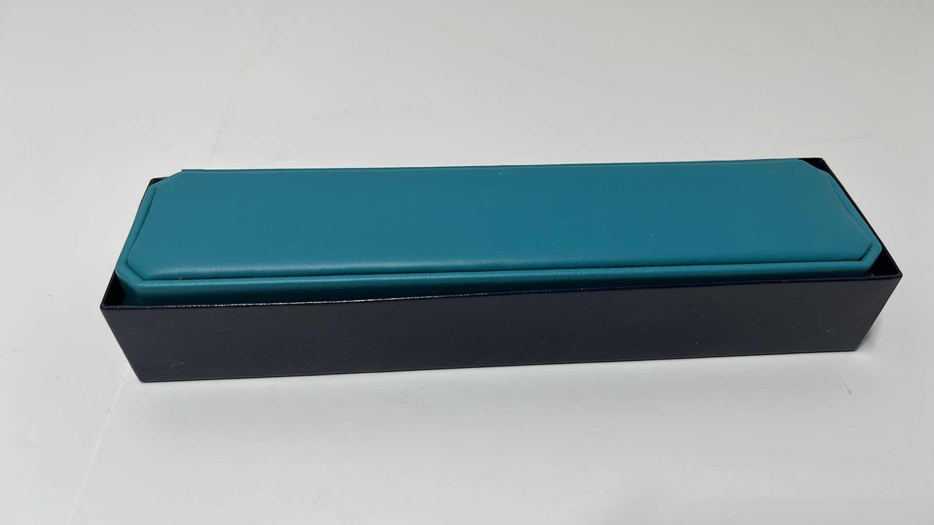 Photo 1 of CYMA LADIES 14K YELLOW GOLD QUARTZ WATCH W OVAL CHAMPAGNE DIAL & 14K SOLID GOLD MESH BRACELET .25” X 6.75”