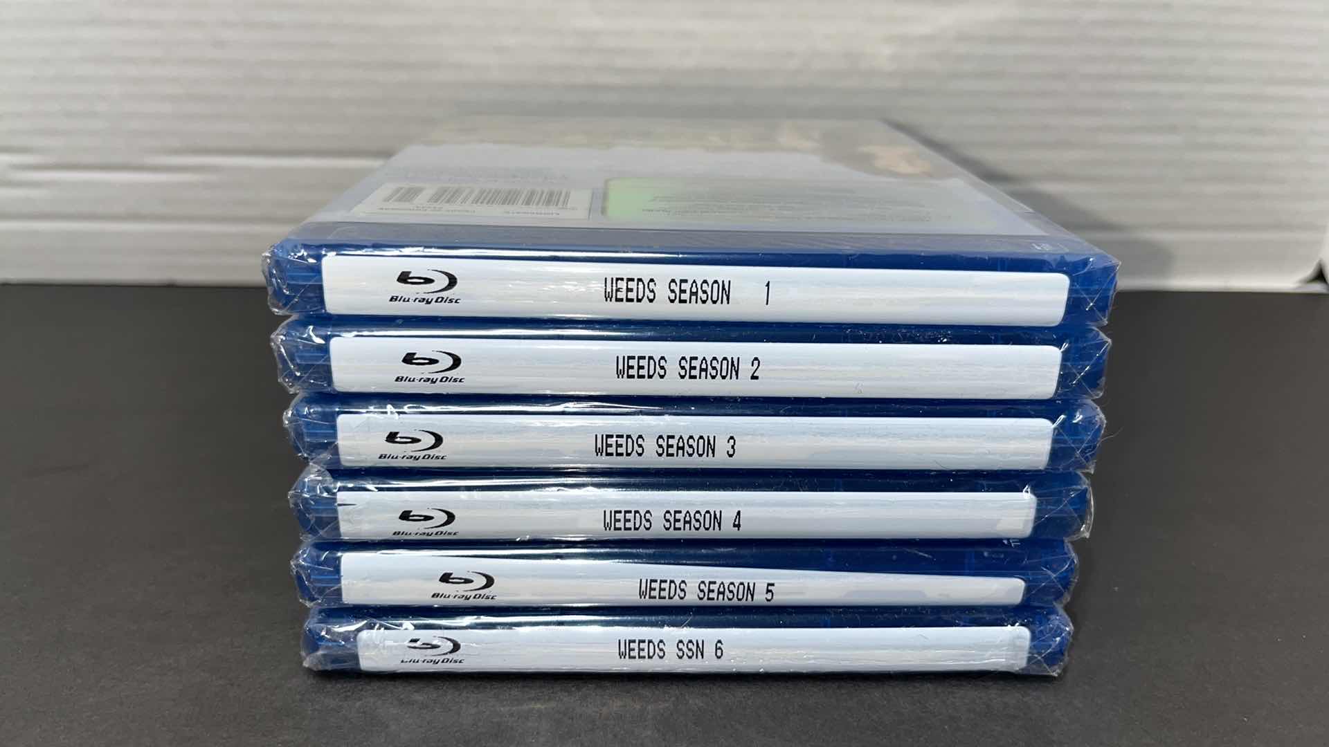Photo 1 of NEW WEEDS SEASONS 1-6 BLU RAY DISC SETS (6)
