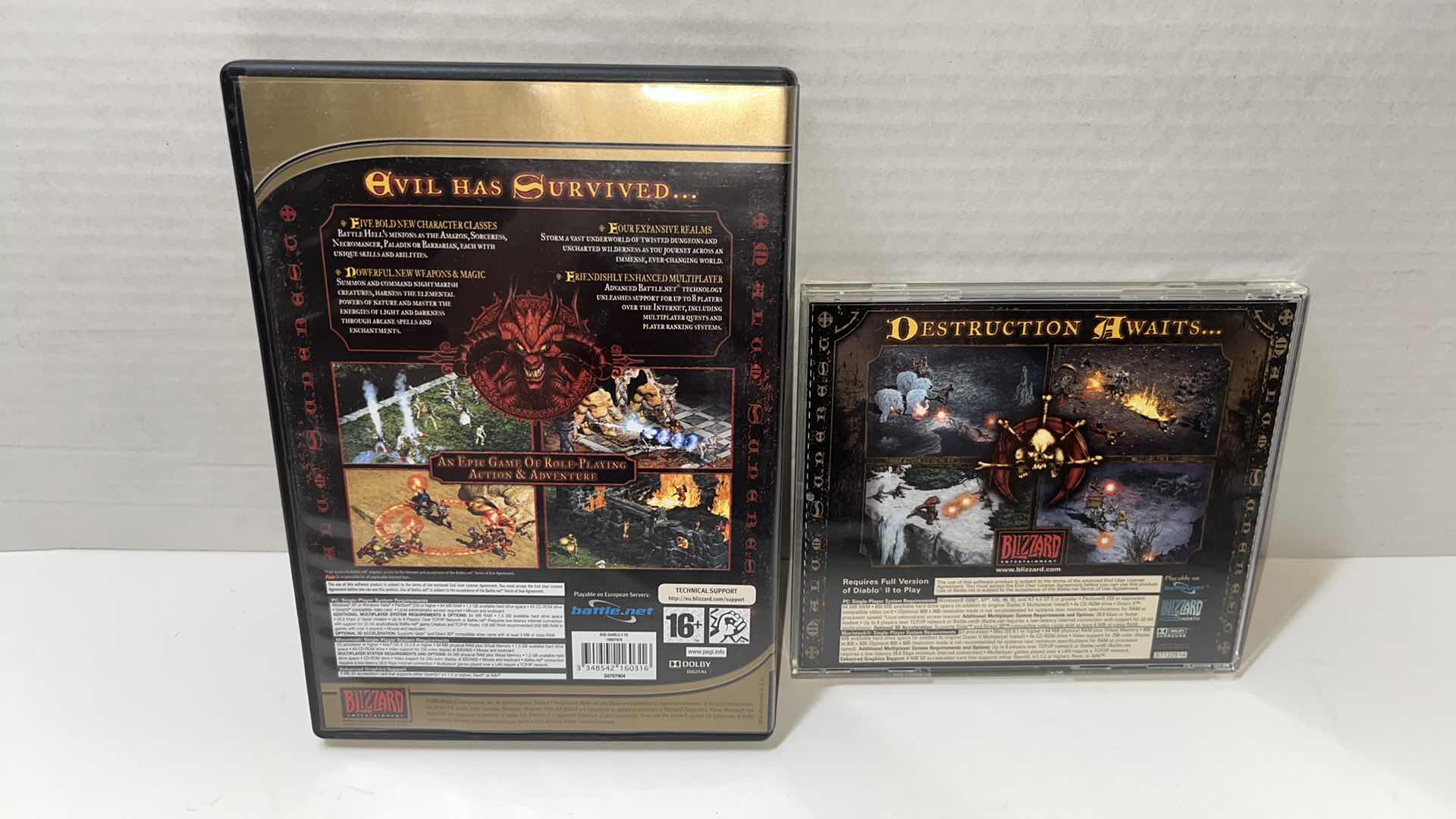 Photo 1 of DIABLO II FOR PC/MAC CD-ROM & DIABLO II EXPANSION SET LORD OF DESTRUCTION (2)