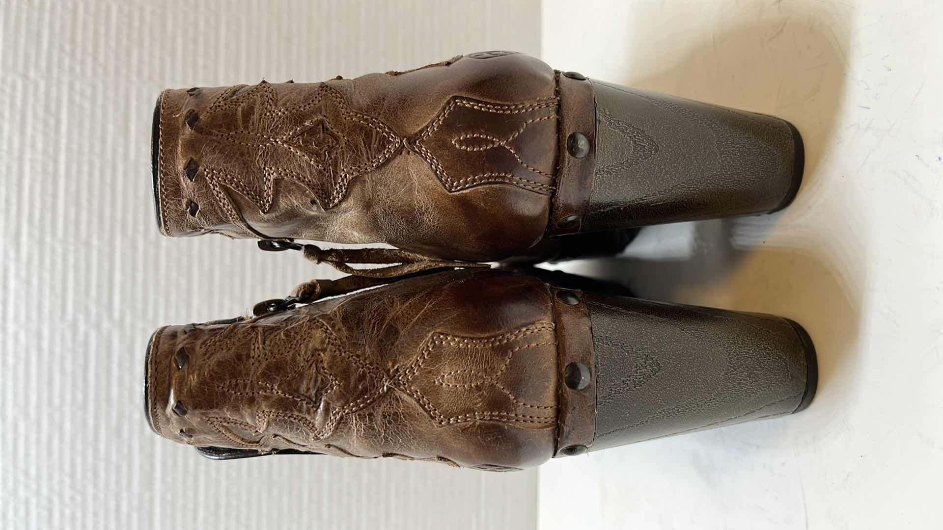 Photo 1 of ARIAT MUSIC CITY WESTERN LEATHER BOOT, BROWN (WOMENS SIZE 8.5)