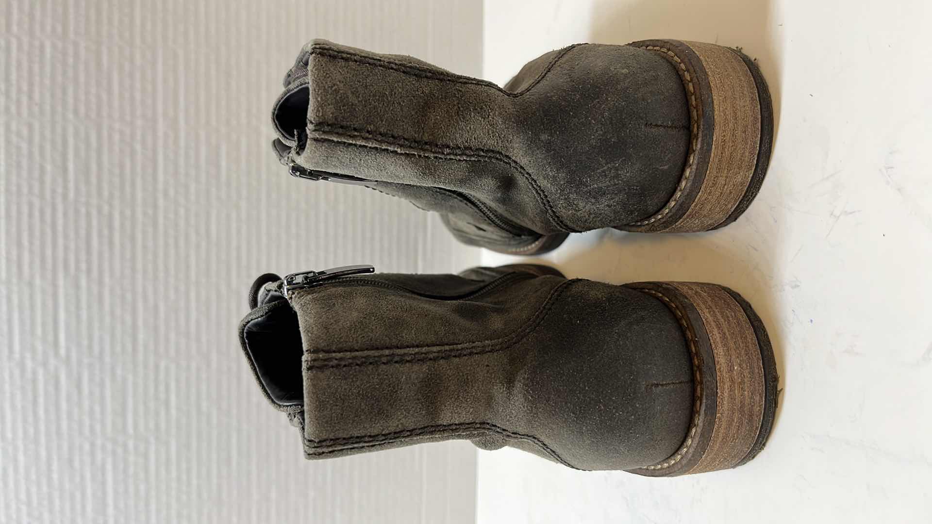 Photo 1 of ECCO SARTORELLE 25 WINGTIP FASHION BOOT (WOMENS SIZE 8)