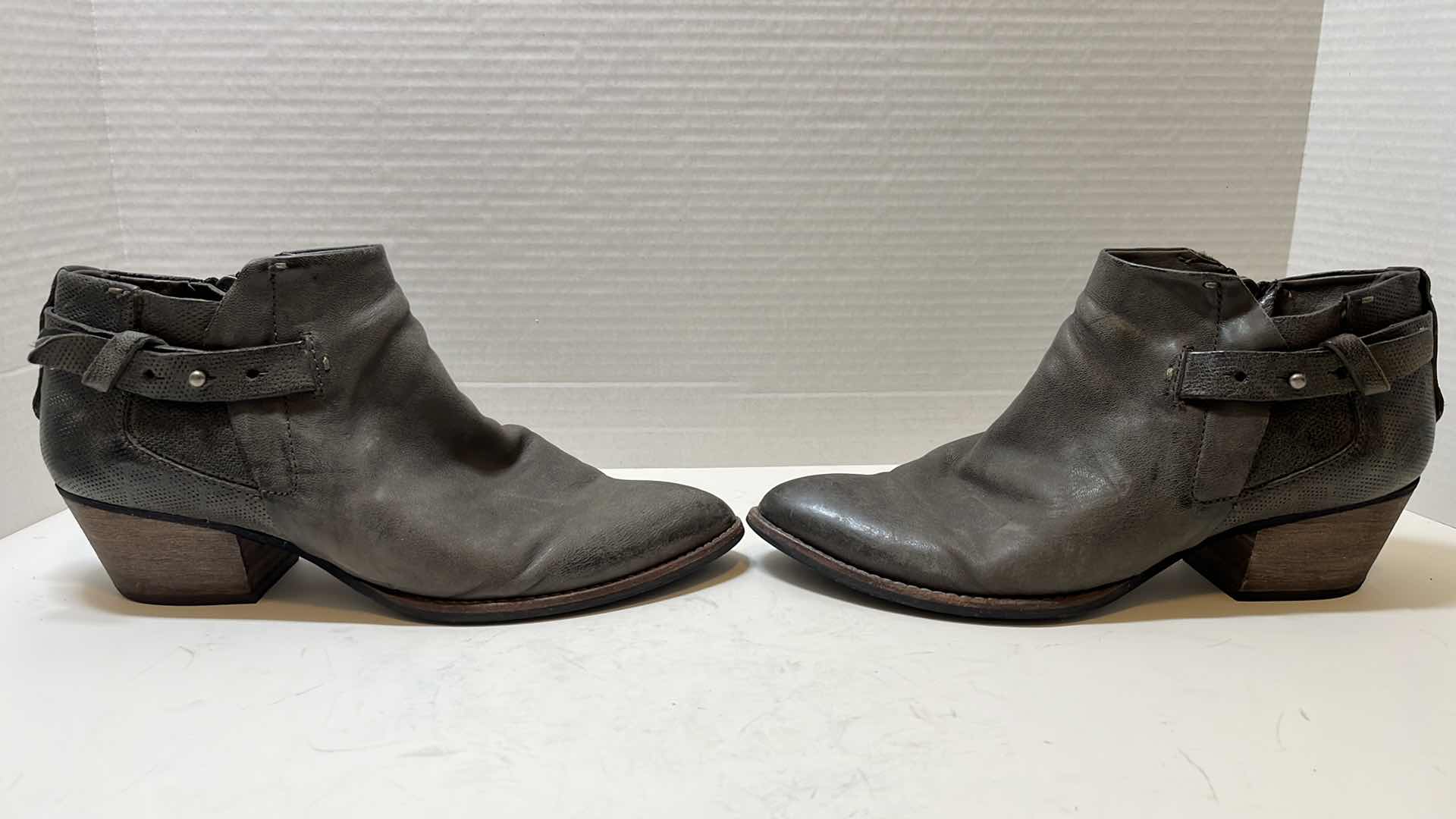 Photo 1 of DOLCE VITA SIERRA ANKLE BOOTIE, RICH OLIVE (WOMENS SIZE 9)