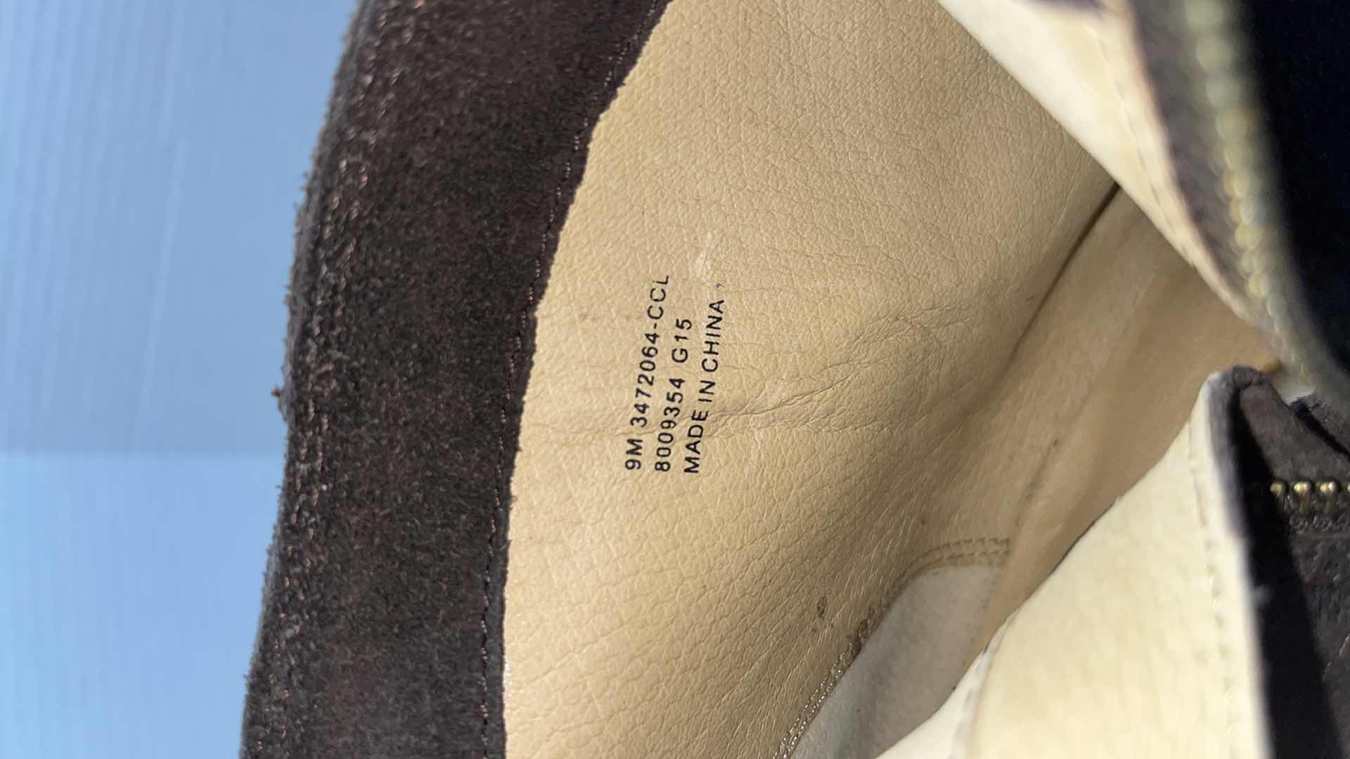 Photo 1 of FRYE RENEE SHORT SEAM ANKLE BOOT (WOMENS SIZE 9)