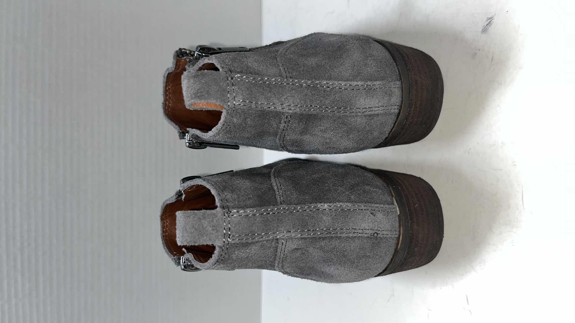 Photo 1 of LUCKY BRAND ZIPPERED ANKLE BOOTIE, GREY (WOMENS SIZE 9)