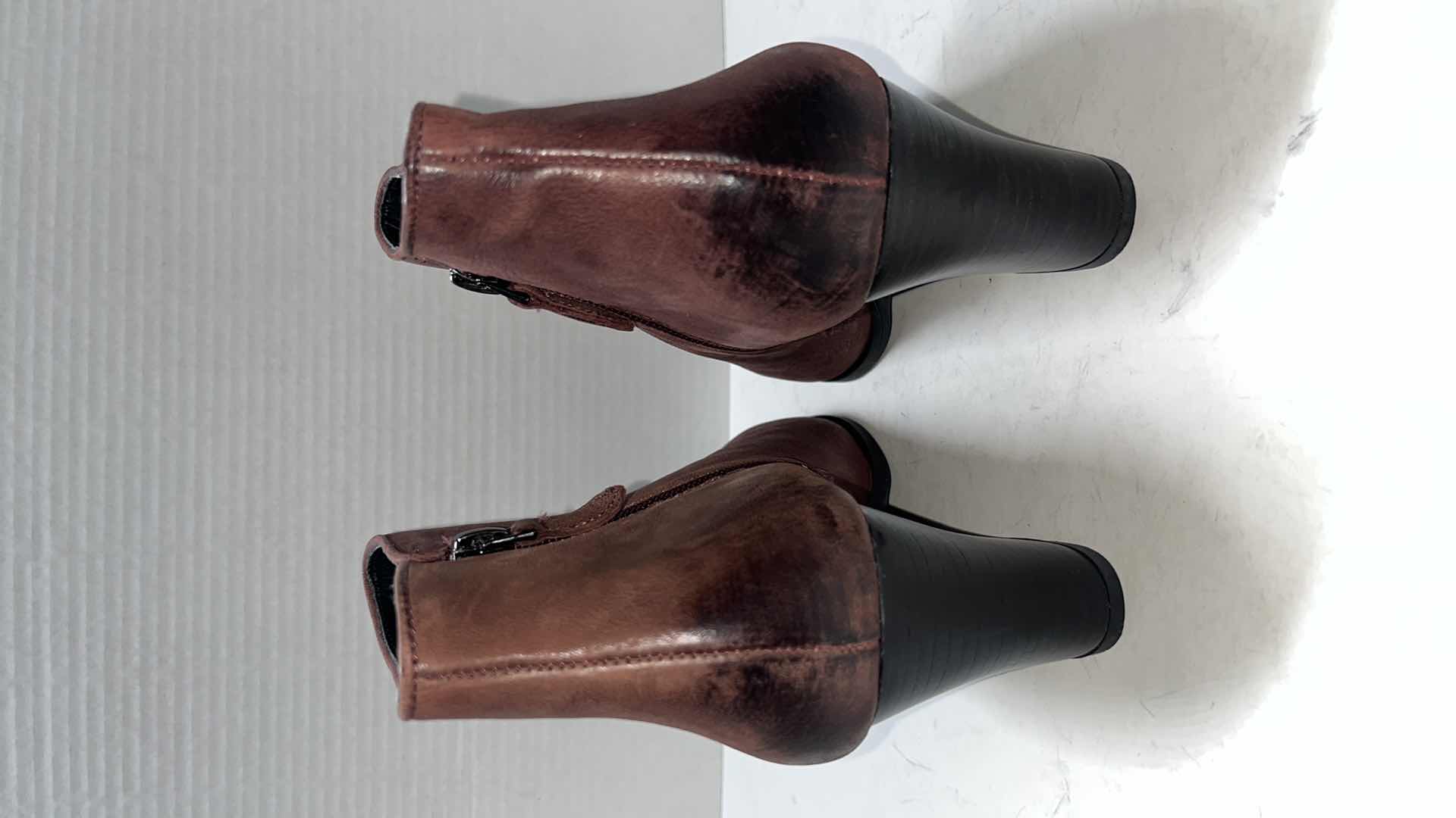 Photo 5 of FRANCO SARTO THE ARTISTS COLLECTION AGENDA ANKLE BOOTIE, WINE (WOMENS SIZE 9)