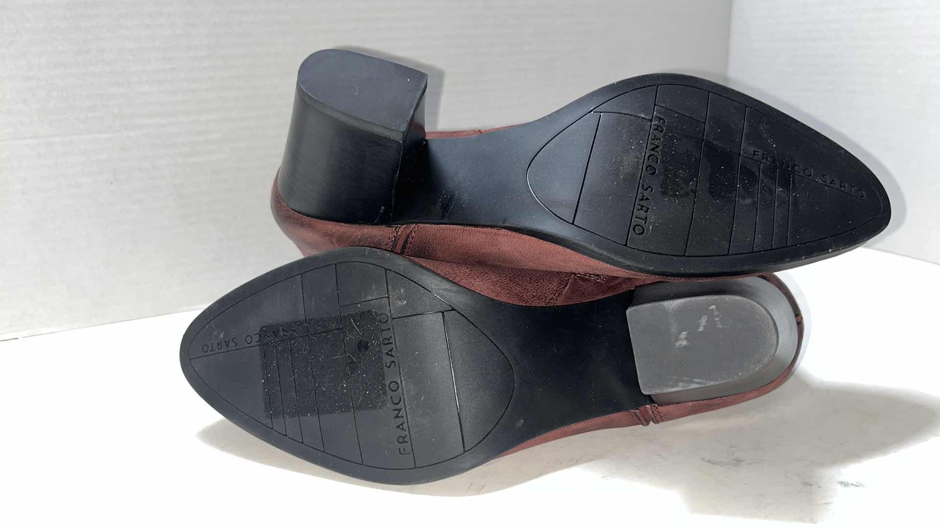 Photo 6 of FRANCO SARTO THE ARTISTS COLLECTION AGENDA ANKLE BOOTIE, WINE (WOMENS SIZE 9)