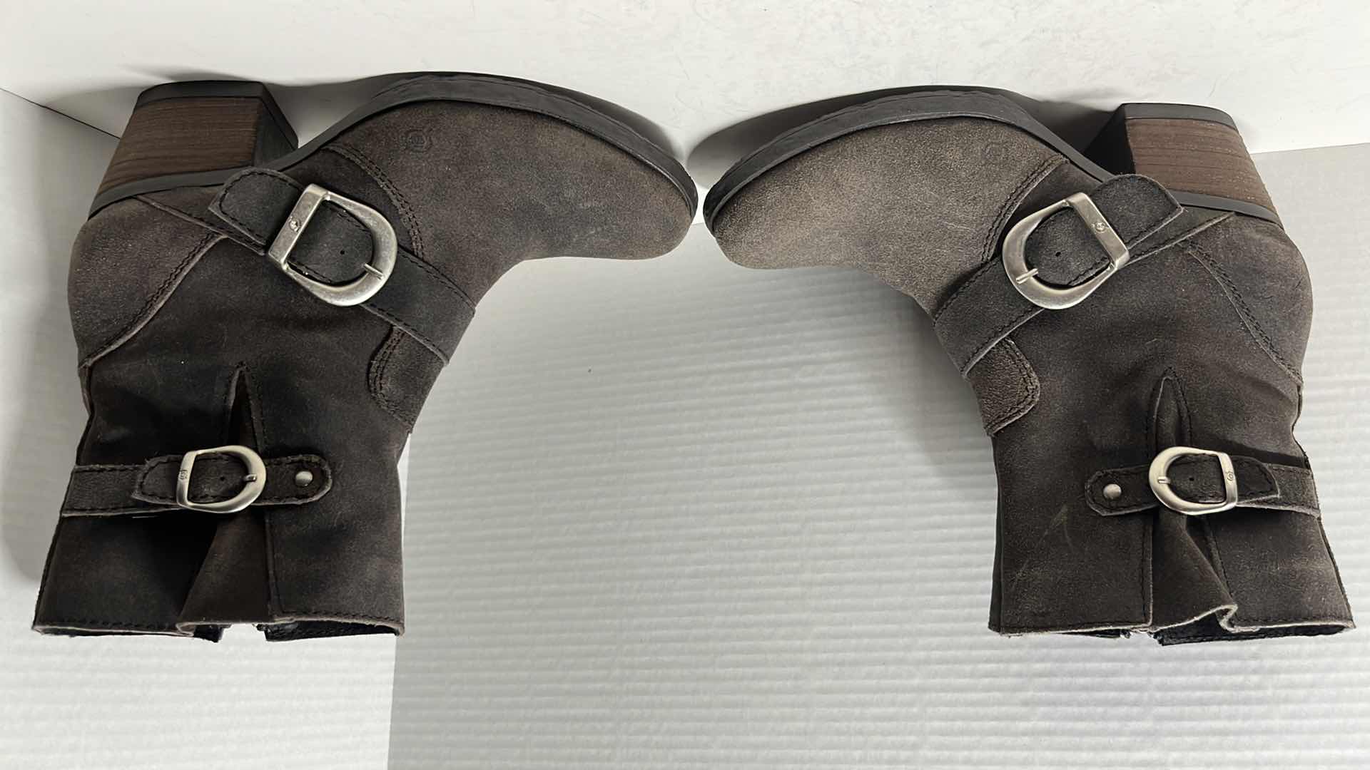 Photo 4 of BORN GALENE RUSTIC SUEDE MOTO BOOT W STRAPS & BUCKLES (WOMENS SIZE 9)