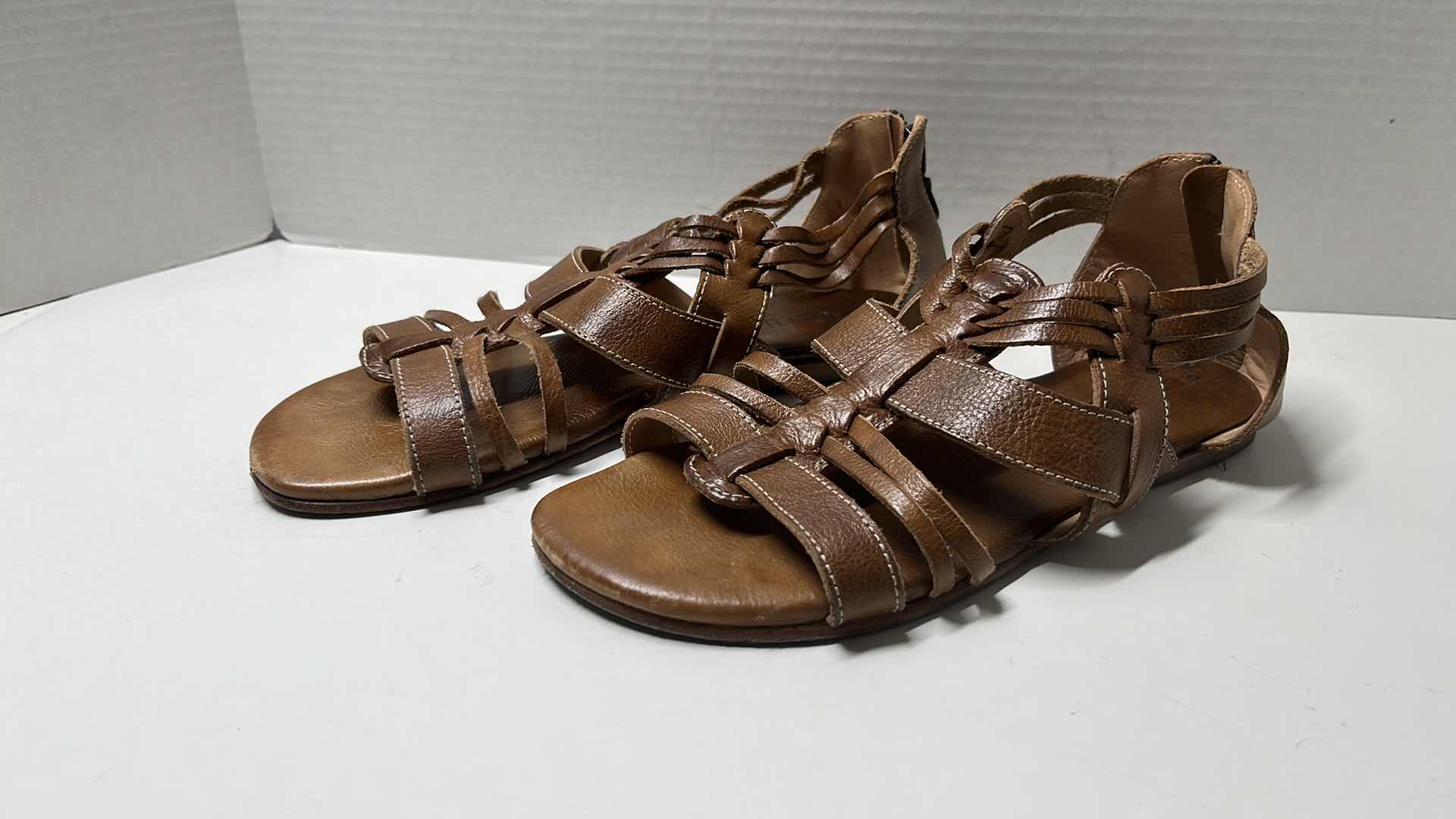 Photo 1 of BED-STU CARA WOVEN LEATHER HUARACHE STYLE SANDAL, RUSTIC TAN (WOMENS SIZE 8.5)