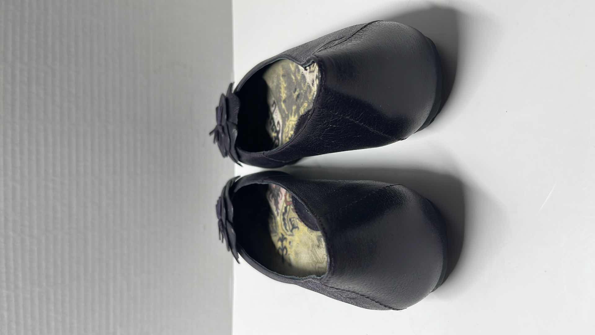 Photo 1 of BORN FLOWER BALLET FLAT SHOES, DARK PURPLE (WOMENS SIZE 8.5)