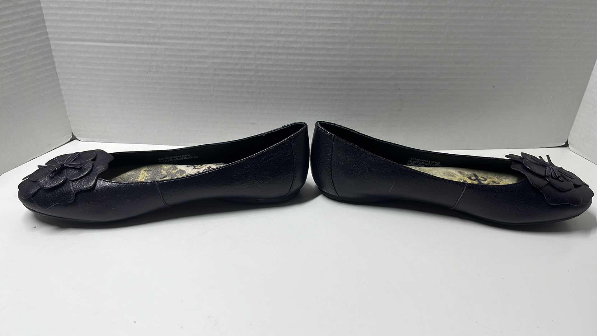 Photo 1 of BORN FLOWER BALLET FLAT SHOES, DARK PURPLE (WOMENS SIZE 8.5)
