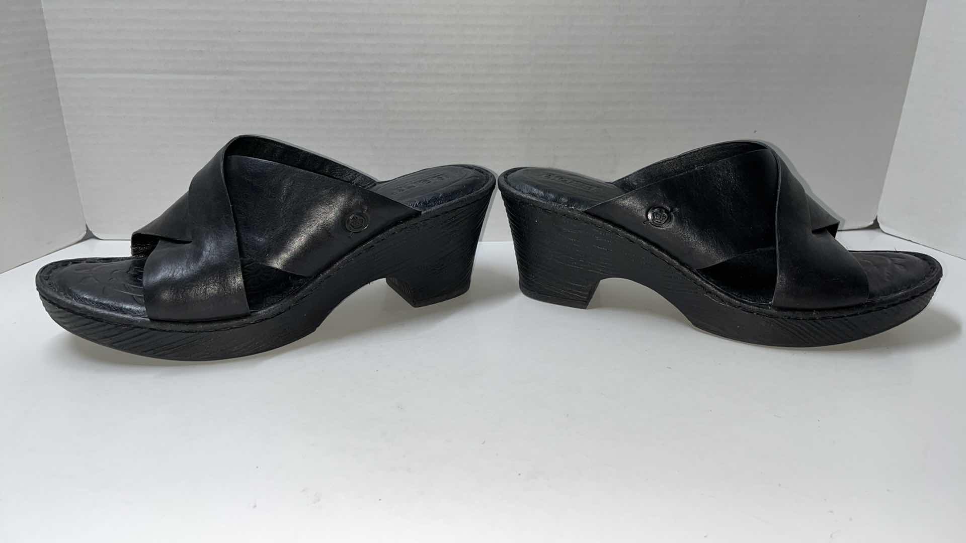 Photo 3 of BORN CONEY SLIDE SANDALS, BLACK (WOMENS SIZE 9)