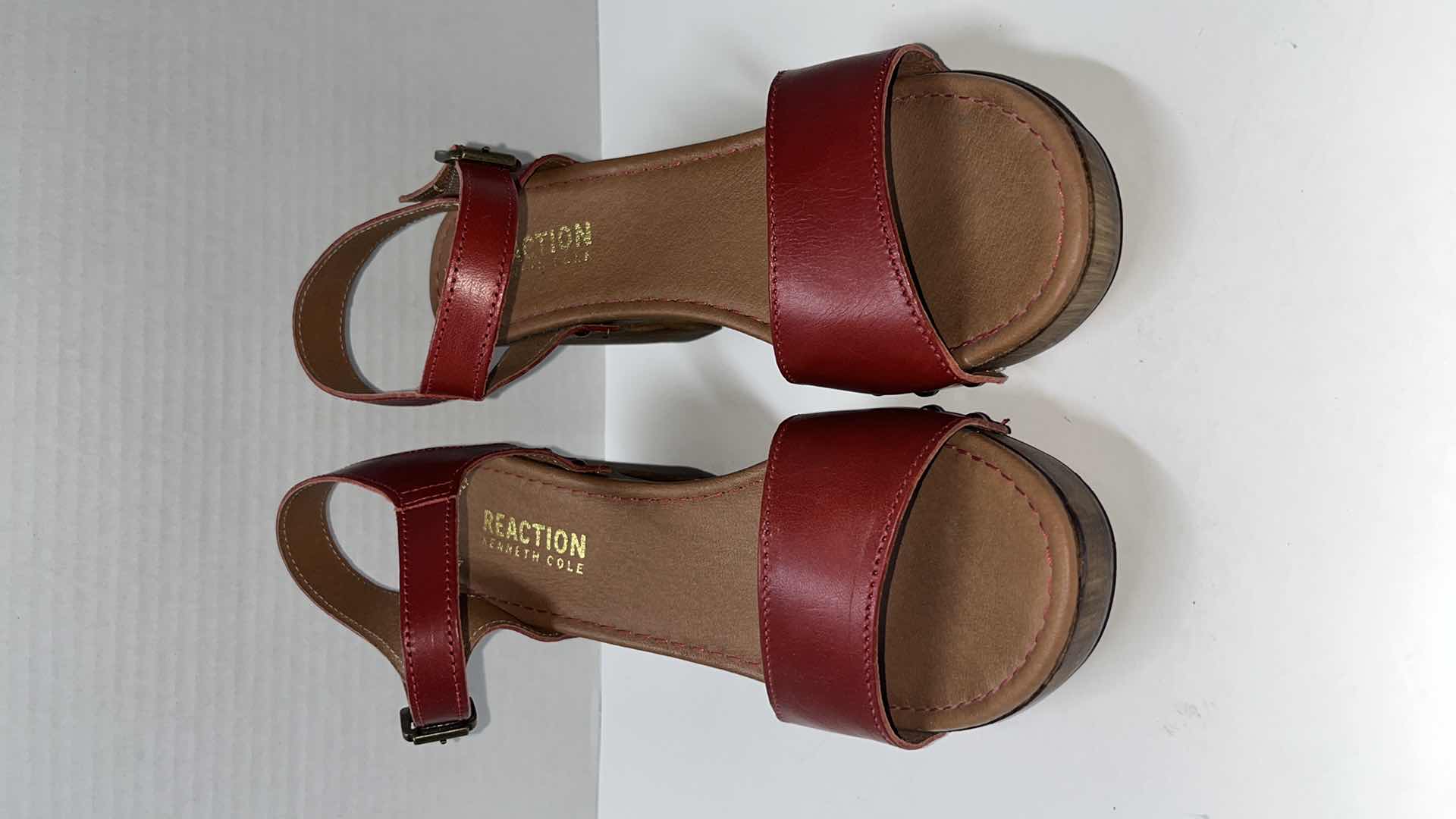 Photo 4 of KENNETH COLE REACTION LOG SET HEELED SANDAL, (WOMENS SIZE 9)