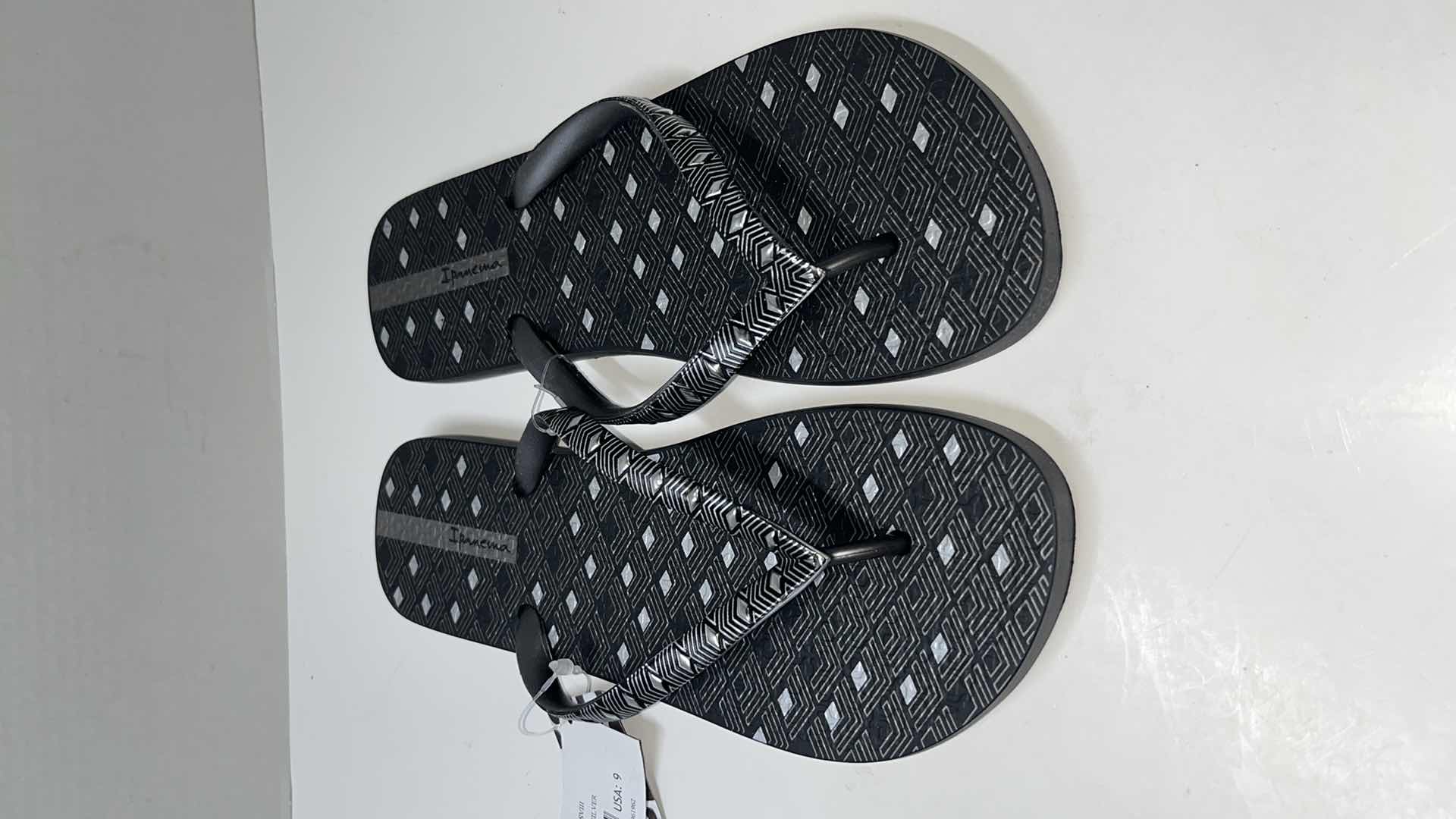 Photo 1 of NEW IPANEMA TRENDS VIII FLIP FLOPS, BLACK/SILVER (WOMENS SIZE 9)