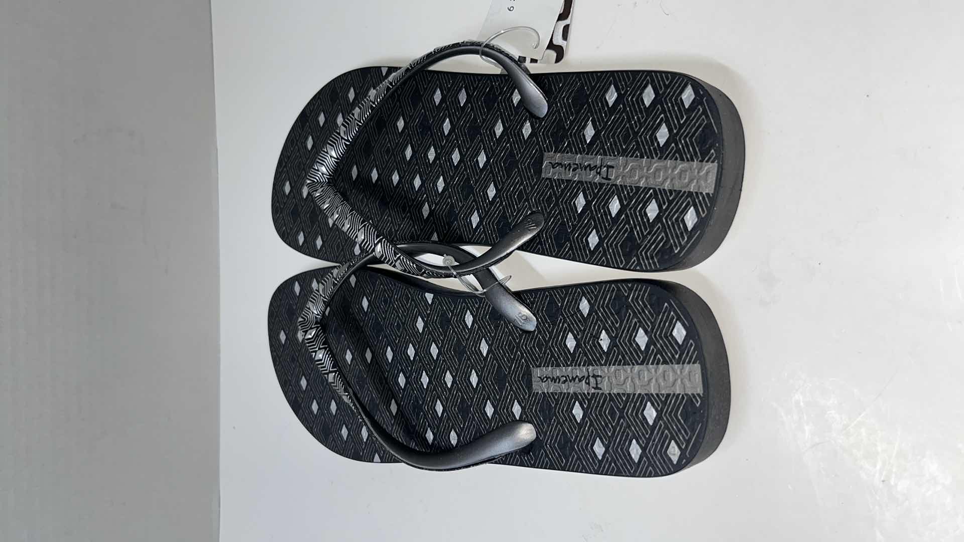 Photo 1 of NEW IPANEMA TRENDS VIII FLIP FLOPS, BLACK/SILVER (WOMENS SIZE 9)