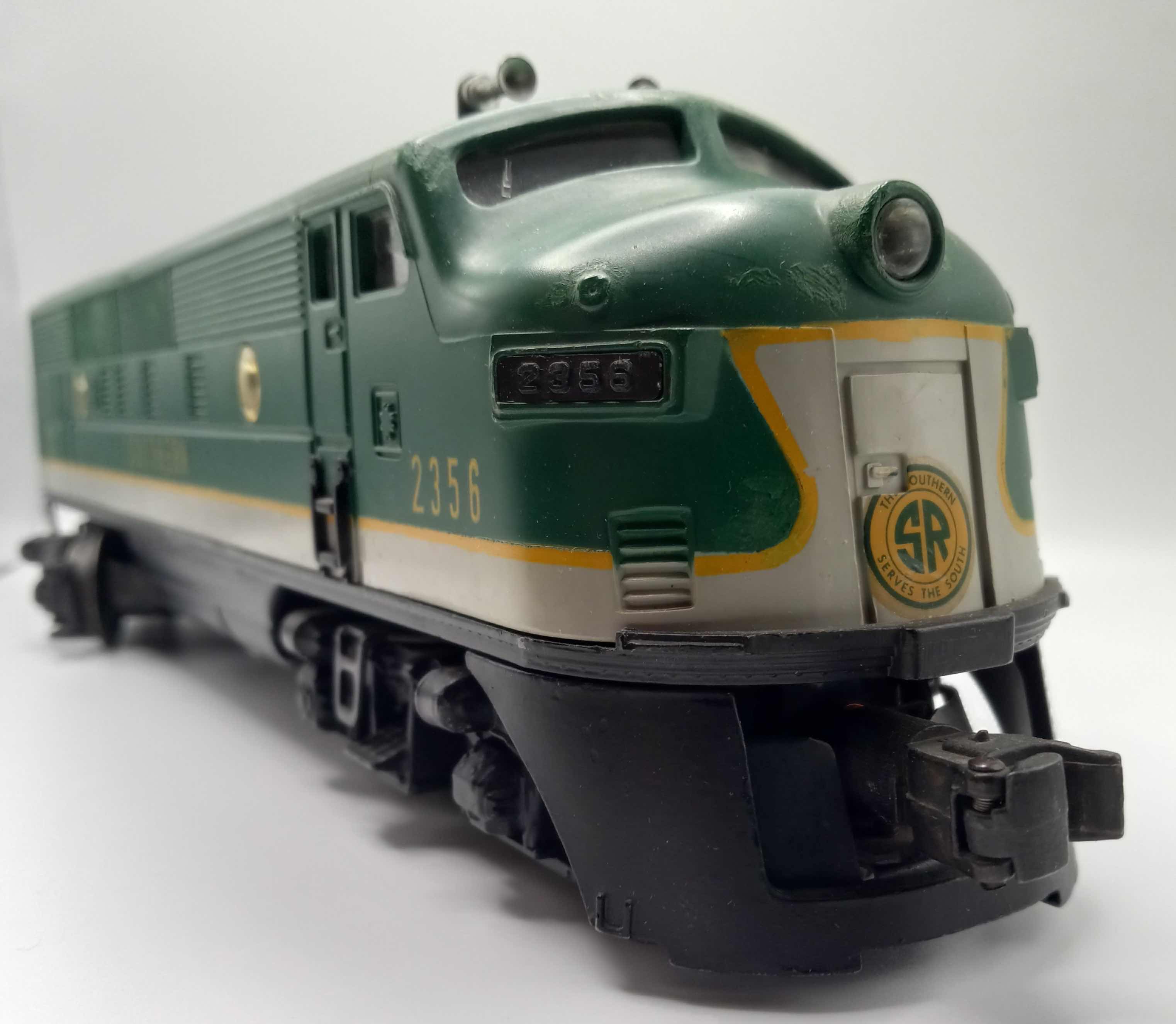 Photo 1 of LIONEL TRAINS SOUTHERN RAILWAY DIESEL LOCOMOTIVE 2356