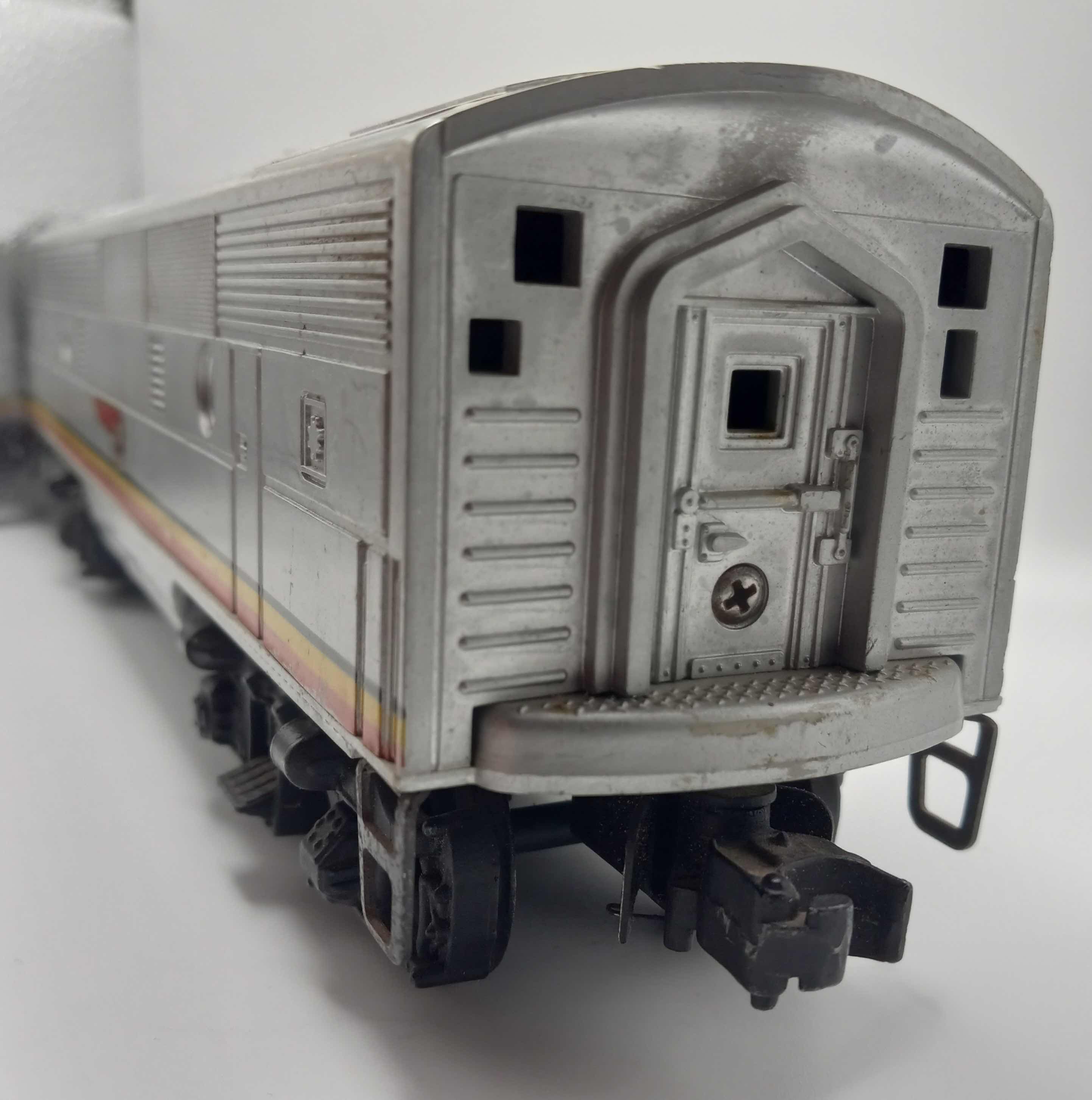 Photo 1 of LIONEL TRAINS SANTA FE F3 DIESEL ENGINE 2243C