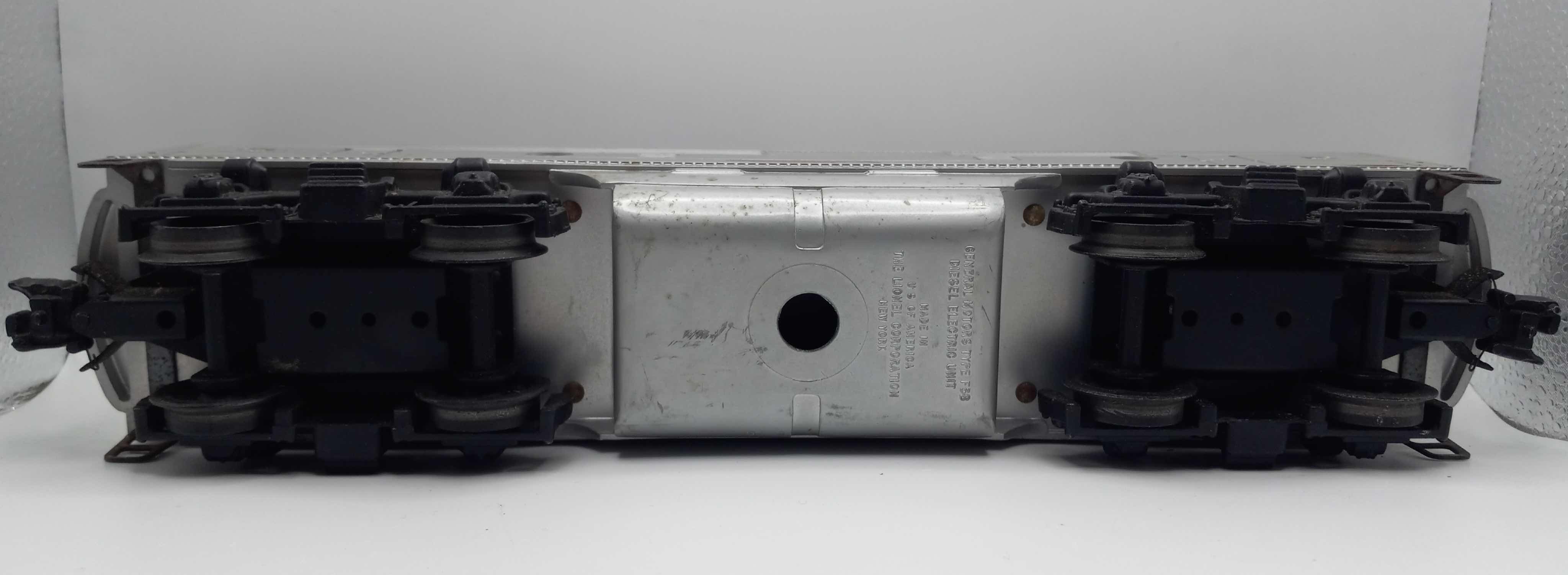 Photo 1 of LIONEL TRAINS SANTA FE F3 DIESEL ENGINE 2243C