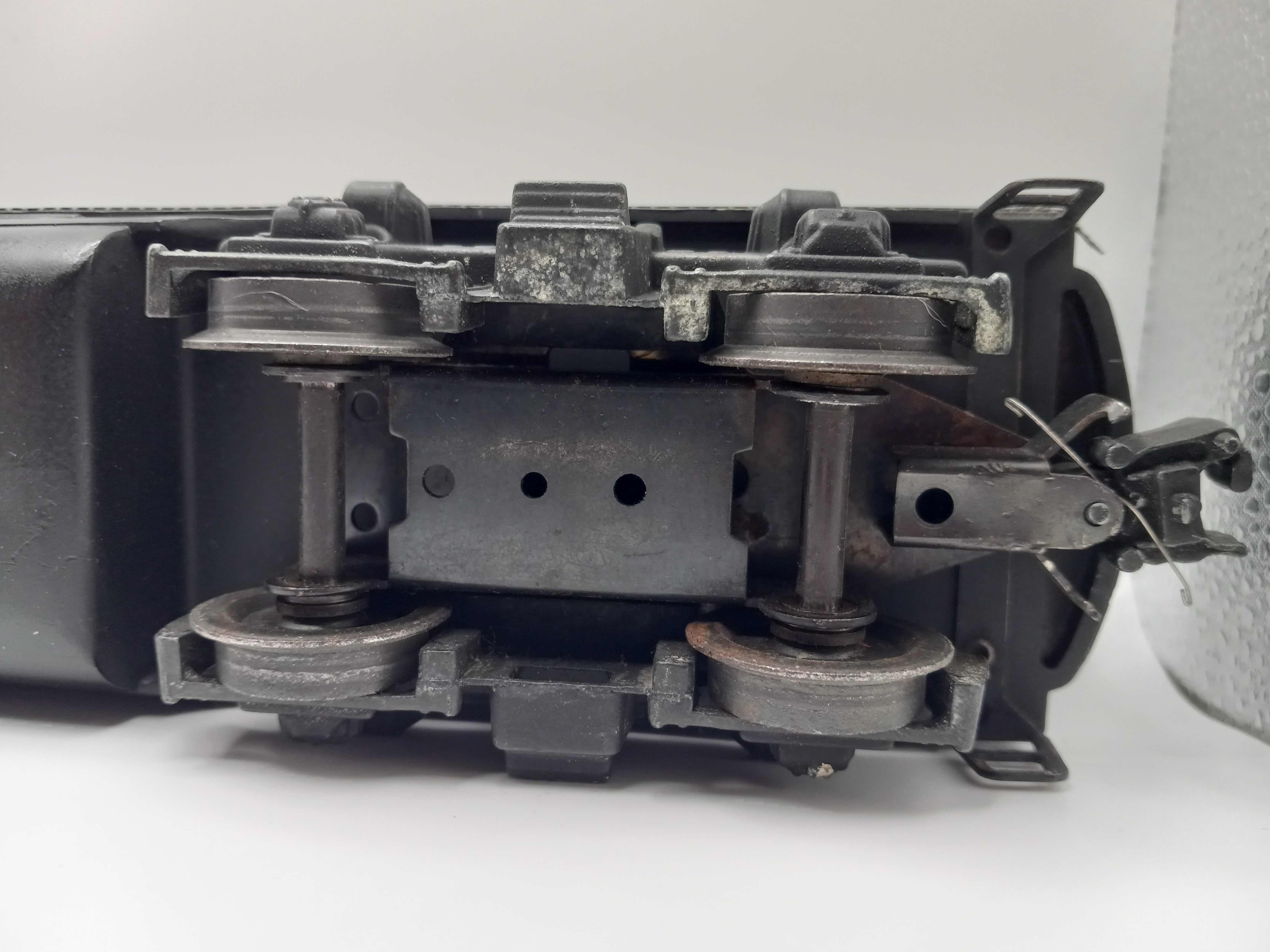 Photo 1 of LIONEL TRAINS MILWAUKEE ROAD F-3 DIESEL 2378B