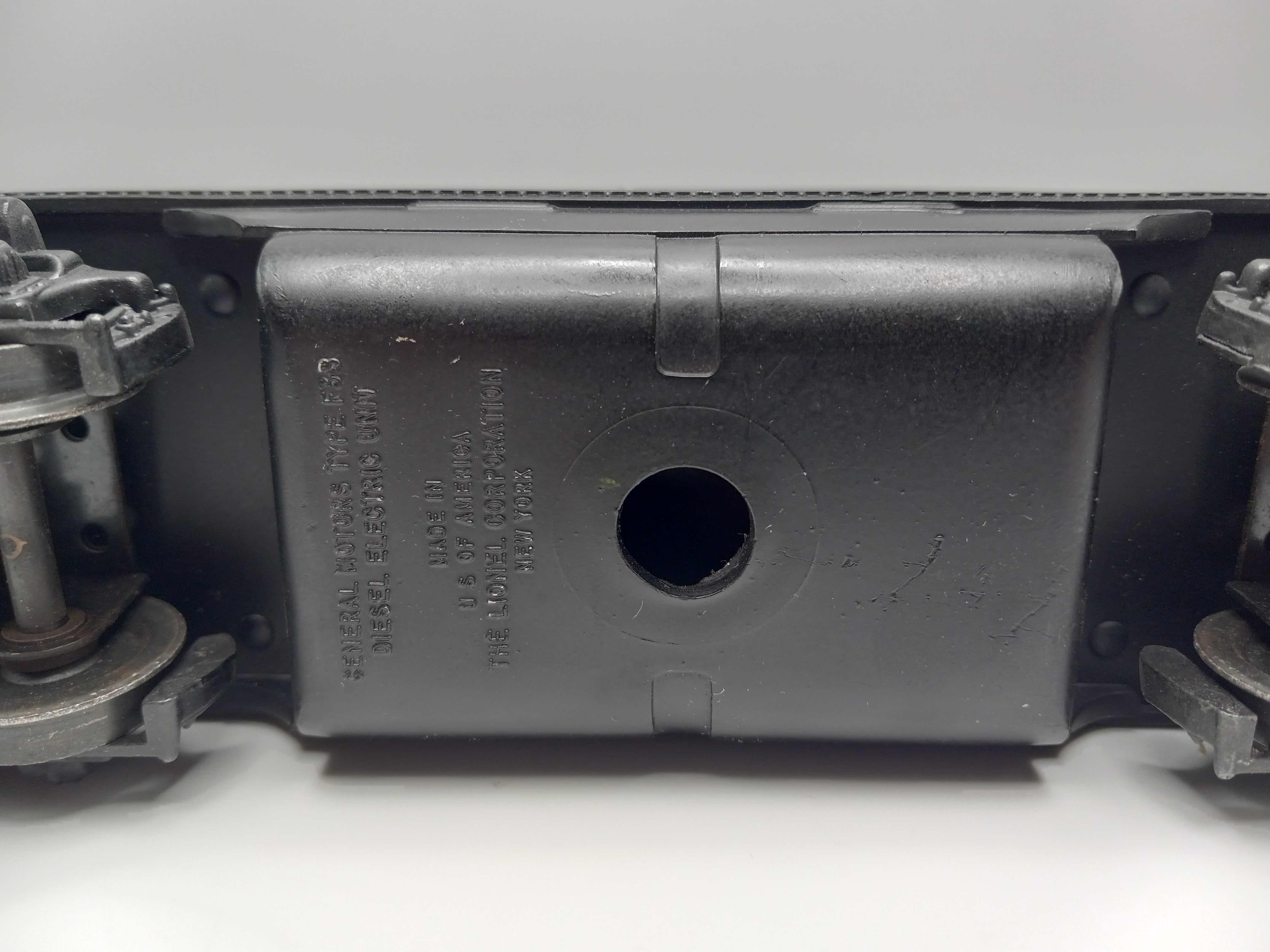 Photo 1 of LIONEL TRAINS MILWAUKEE ROAD F-3 DIESEL 2378B