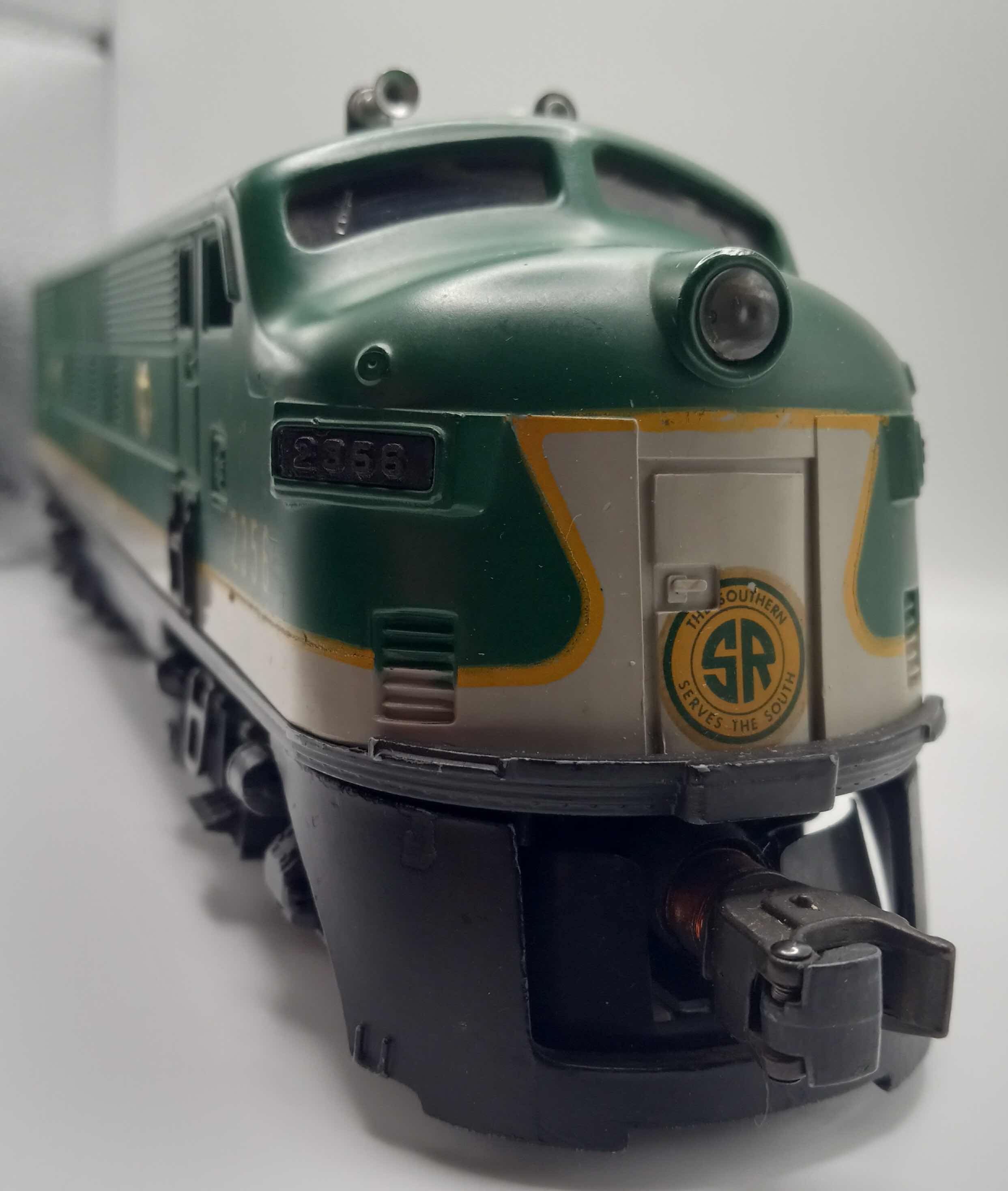 Photo 1 of LIONEL TRAINS SOUTHERN F-3 DIESEL LOCOMOTIVE 2356A