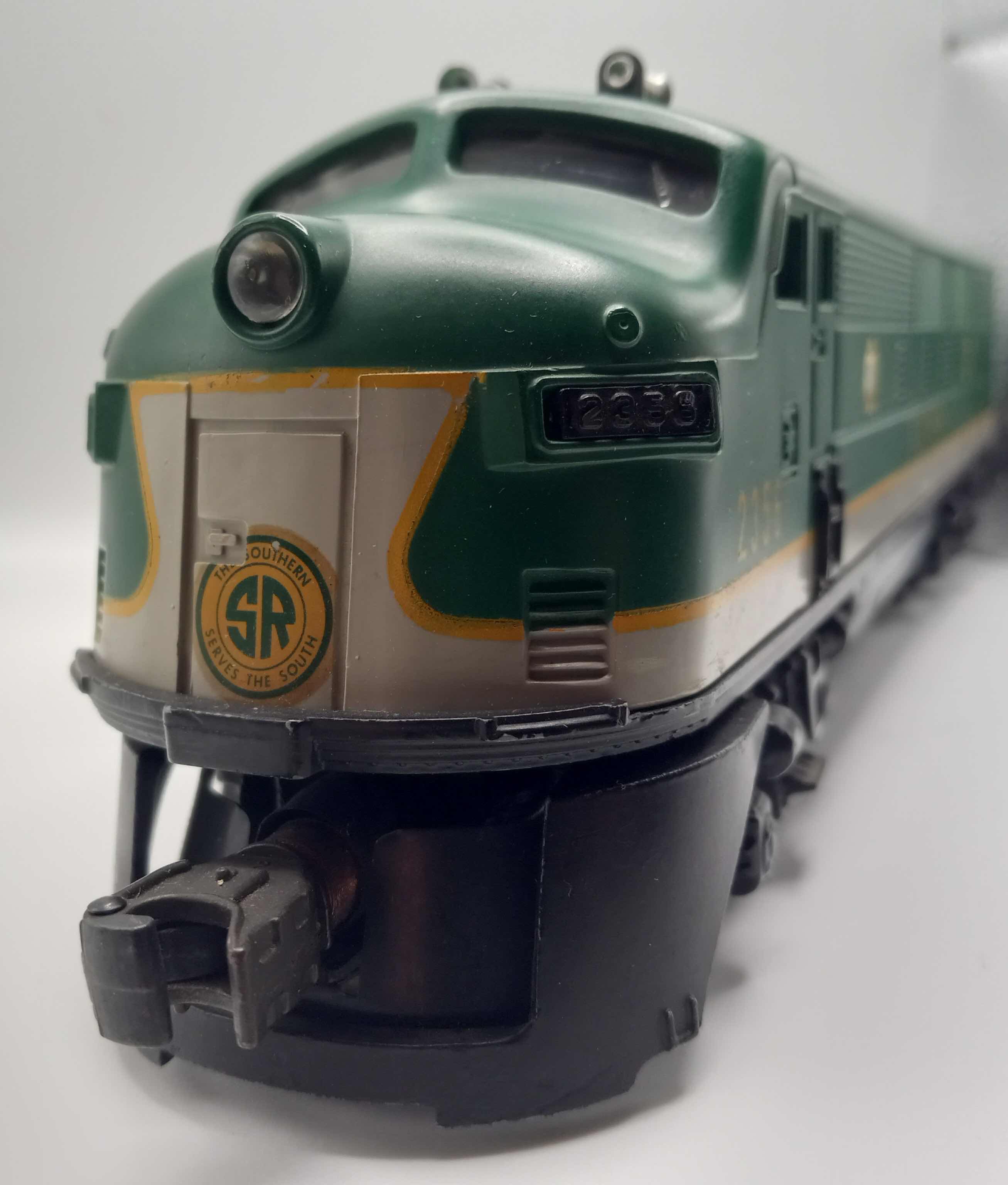 Photo 1 of LIONEL TRAINS SOUTHERN F-3 DIESEL LOCOMOTIVE 2356A
