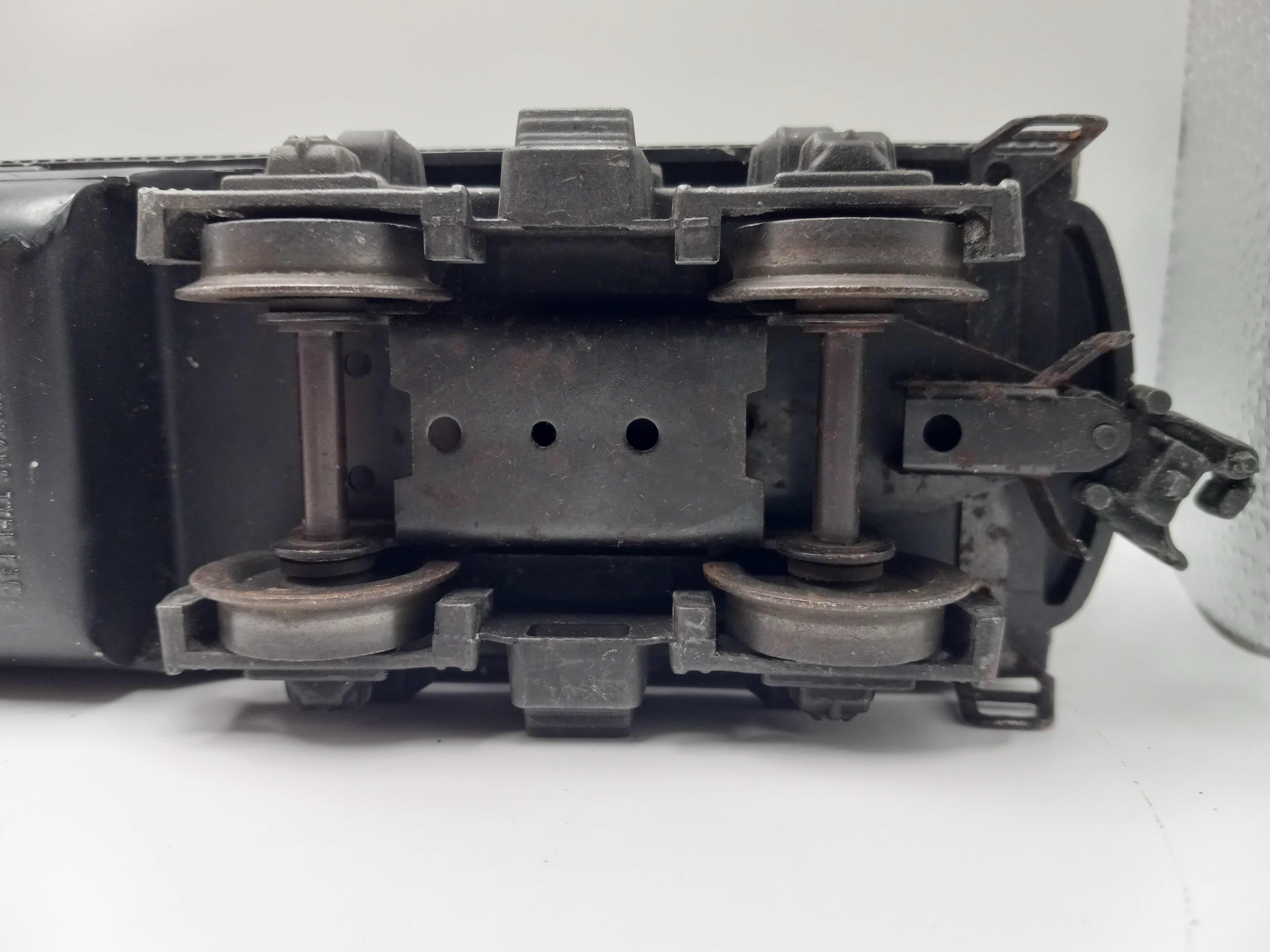 Photo 1 of LIONEL TRAINS SOUTHERN F-3 DIESEL UNIT 2356B